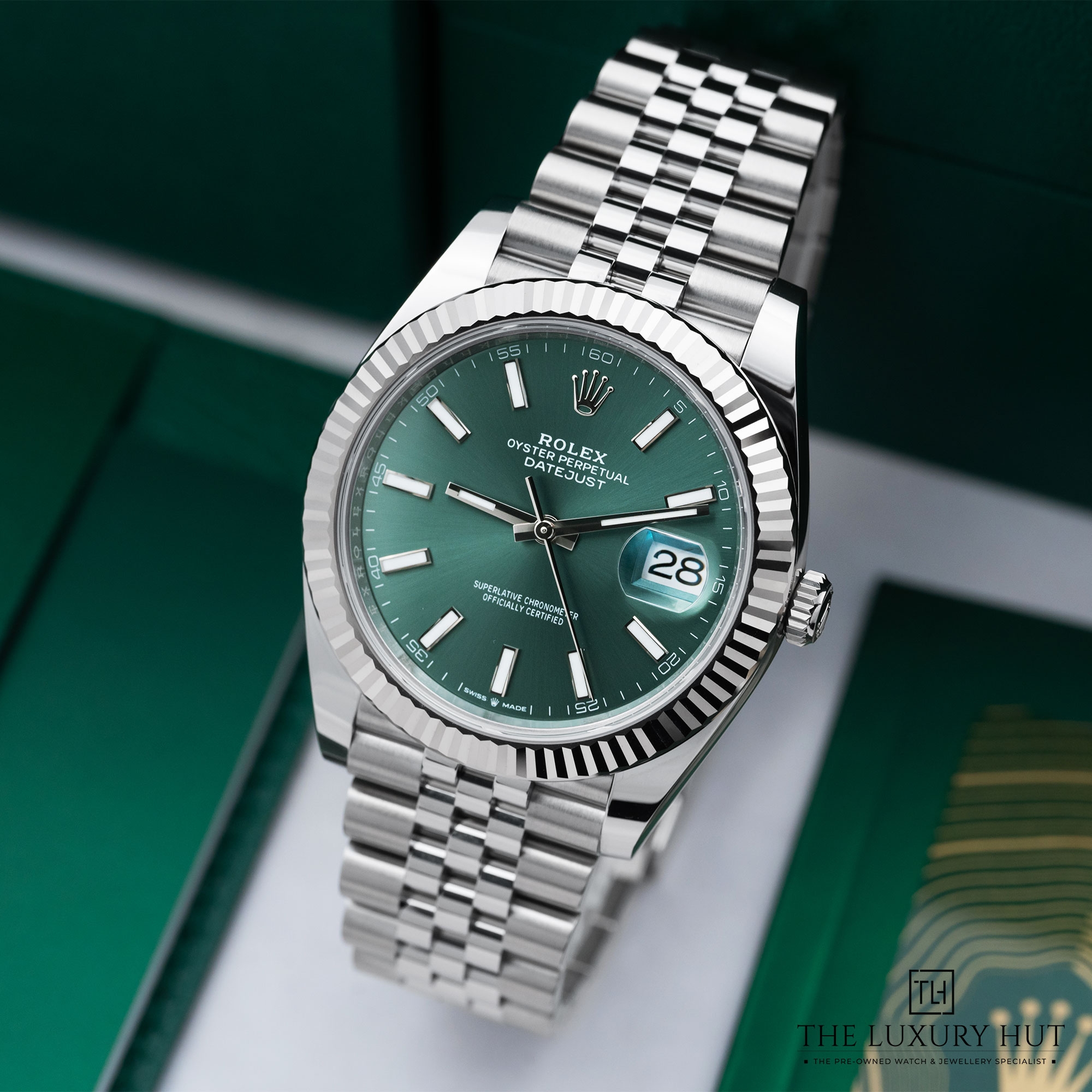 2025/11/971416e5-80bd-4eec-8ee3-610604f82700Rolex_Datejust_41mm_Mint_Green_Dial_52303-b.jpg