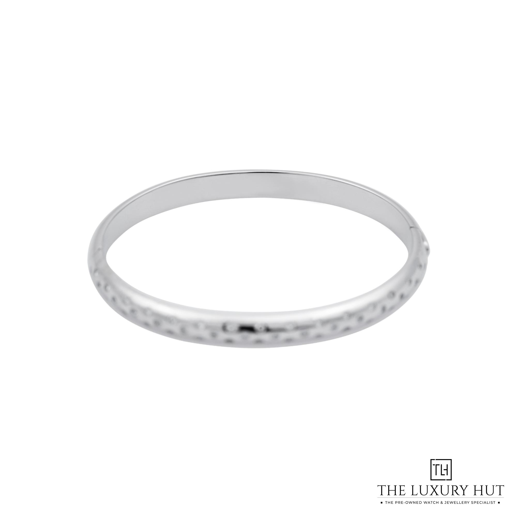 2025/11/b16febad-00b4-4b4b-abbc-dbe14074f69a18ct_White_Gold_1.20ct_Diamond_Bangle_52391-b.jpg
