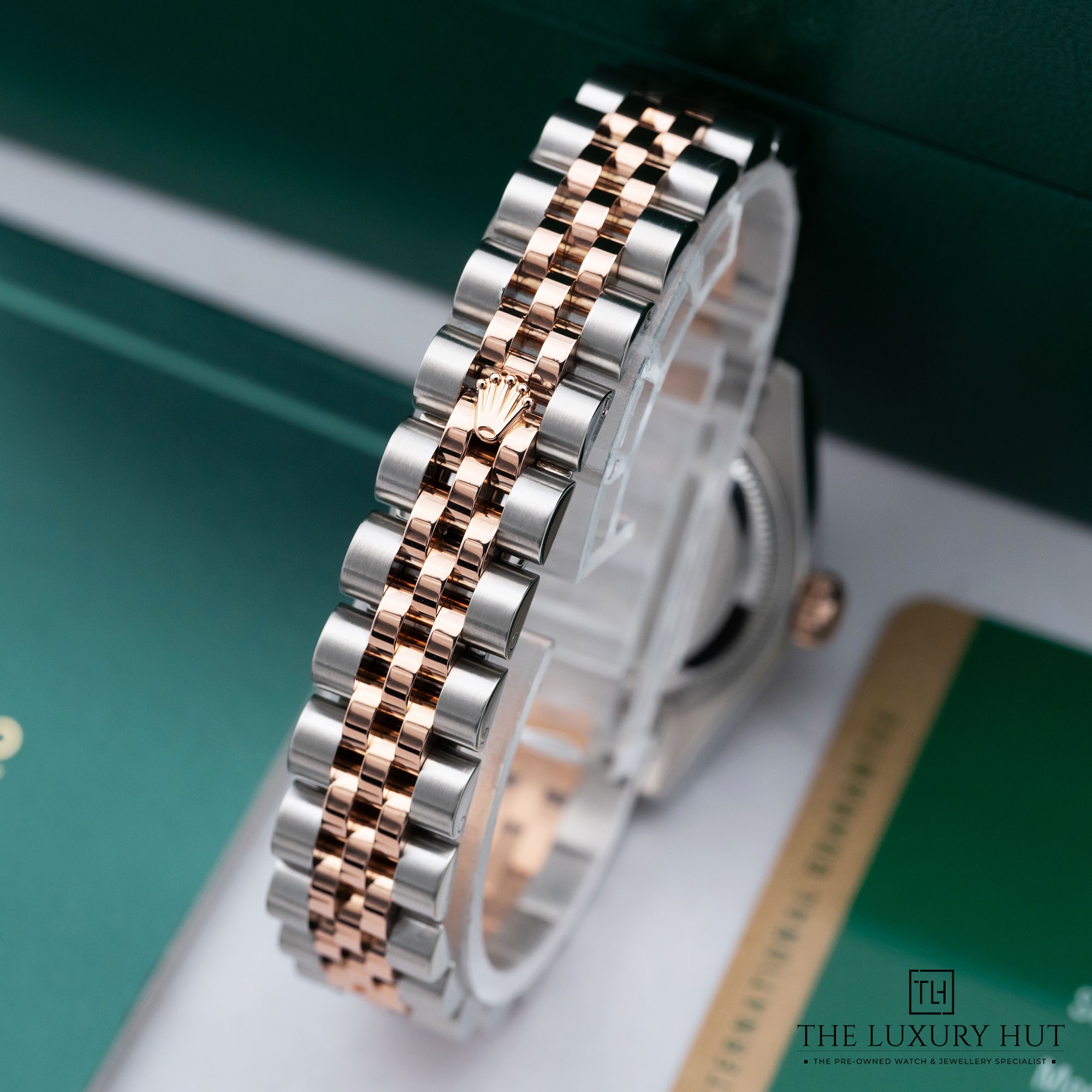 2025/11/b403554b-29a1-442a-bf96-bea21594b7a5Rolex_Lady-Datejust_26mm_Steel_Rose_Gold_Pink_Roman_52335-d.jpg