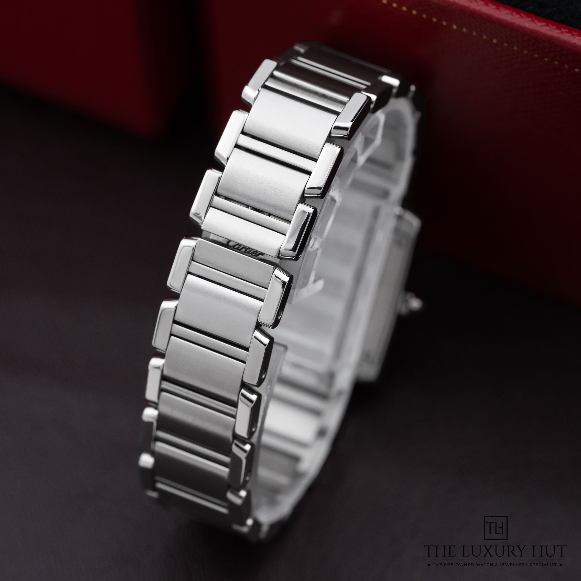 2025/11/ce547bab-6b76-48a3-85f2-05110592e186Cartier_Tank_Francaise_Steel_Pink_MOP_52333-d.jpg