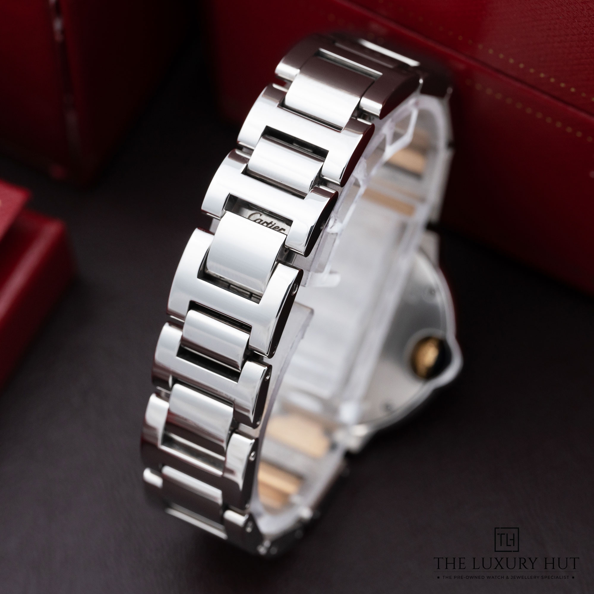 2025/11/d2ed25ff-7071-4412-a94d-5bda6d27ebe5Cartier_Ballon_Bleu_Steel_&_Gold_28mm_Silver_Roman_52300-d.jpg