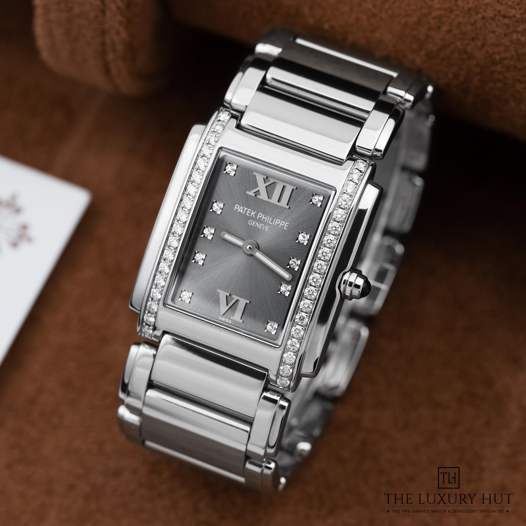2025/11/e2706aca-ce82-453d-aea7-01fca106e97dPatek_Philippe_Twenty~4_Steel_Grey_Diamond_Dial_52310-b.jpg