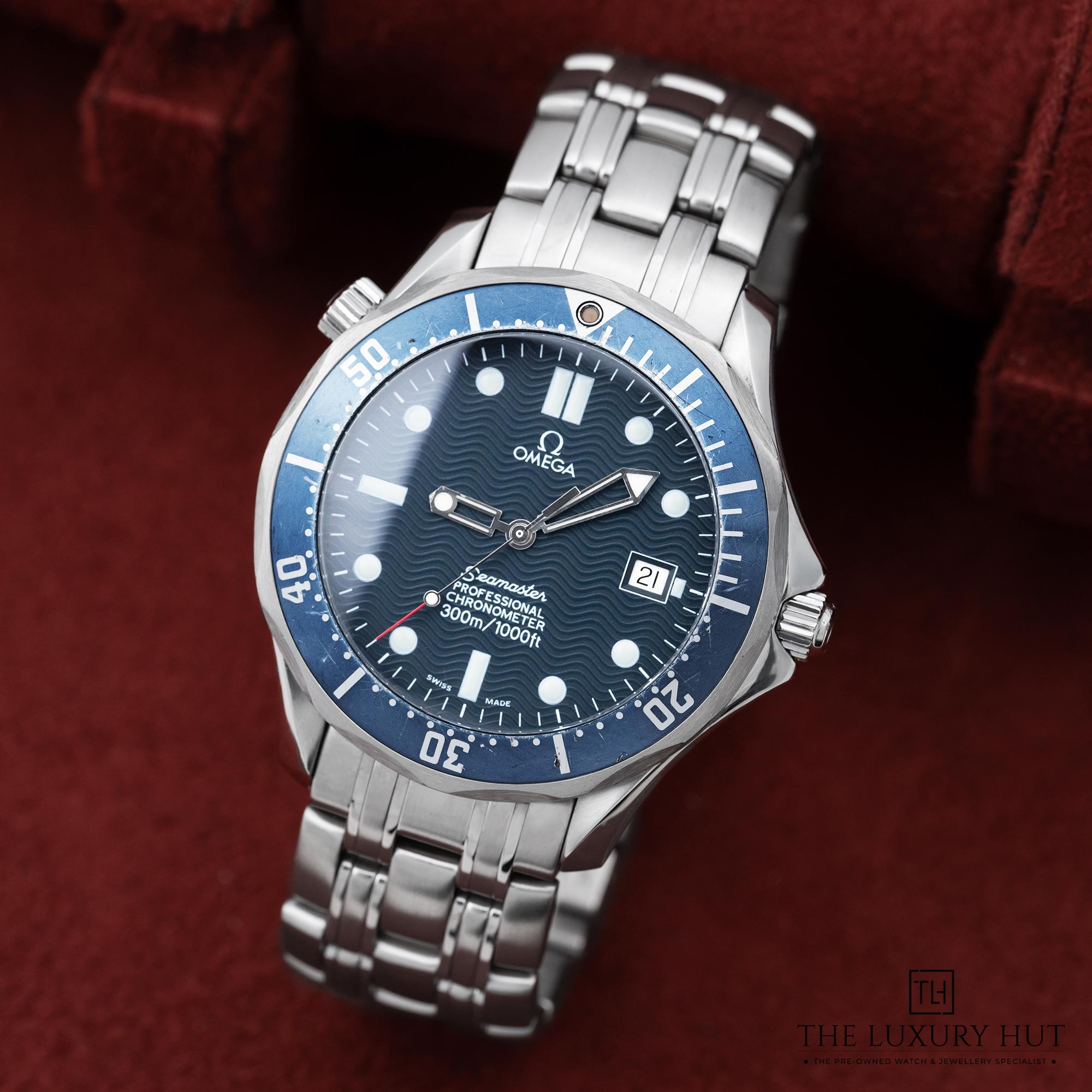2025/11/e9b2ebcf-c707-453b-98d6-50abce389236Omega_Seamaster_Steel_41mm_Blue_Wave_Pattern_52268-b.jpg