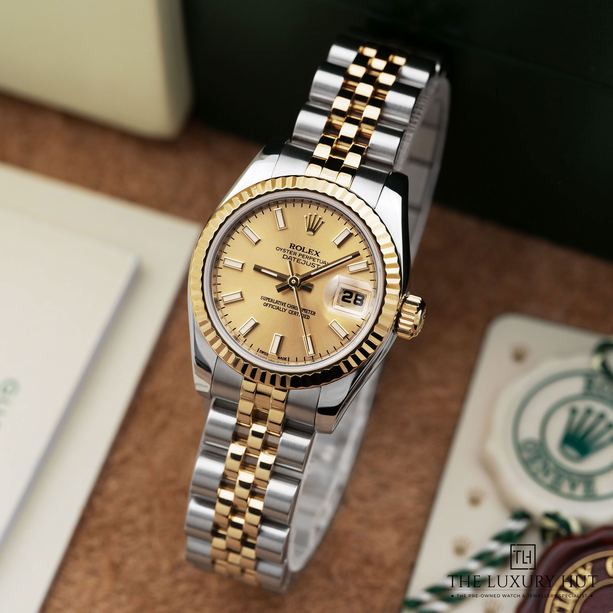 2025/11/ea3c7758-0cc3-4f72-a857-1bc9c55c8f34Rolex_Lady-Datejust_Bi-Metal_26mm_Champagne_Dial_52231-b.jpg