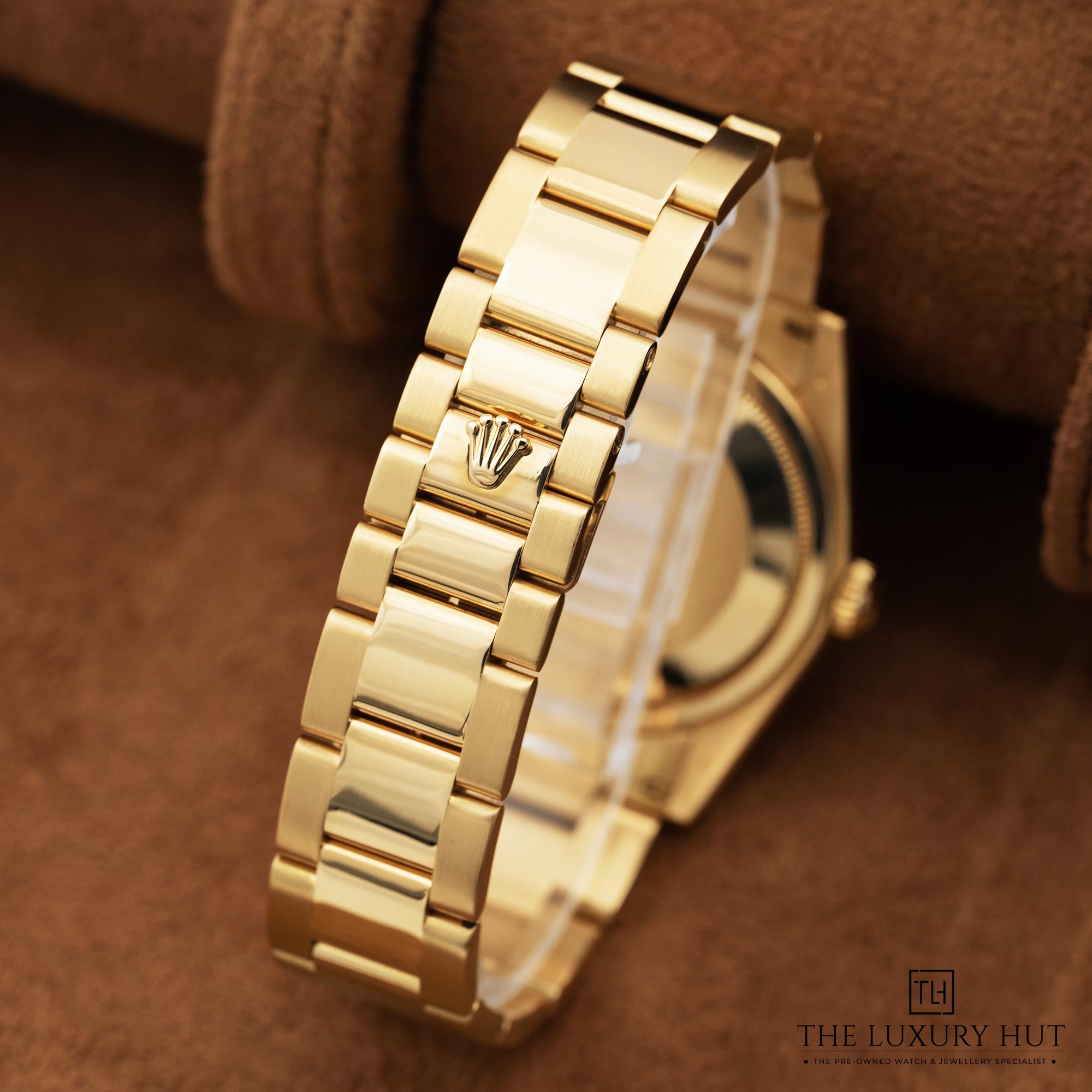 2025/11/f1dfb303-f42d-4b68-9544-0346342ebd6cRolex_Day-Date_36_Gold_Champagne_Diamond_Dial_Update_LB487-d.jpg
