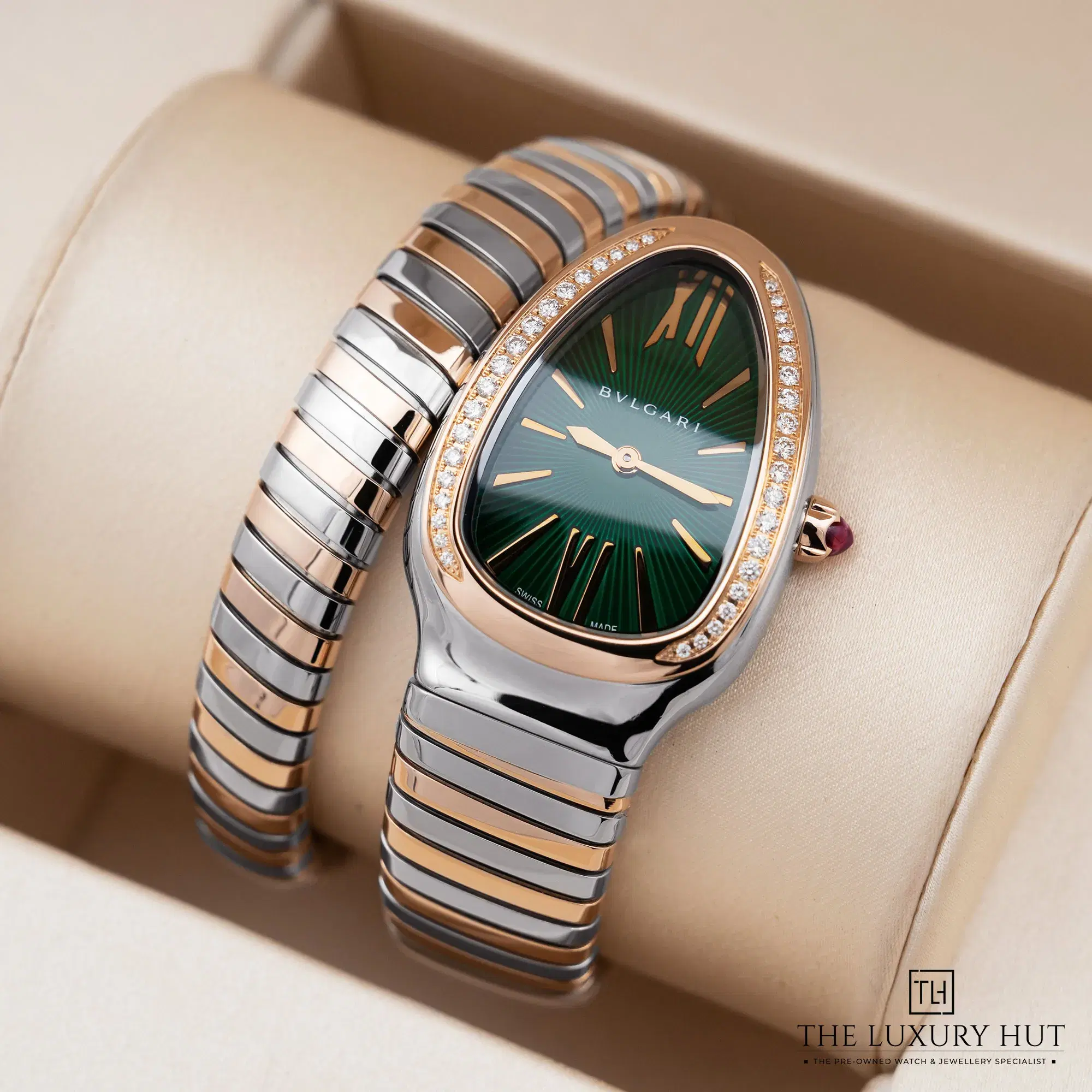 2025/12/01eec109-8f83-4ad7-8031-936e9f3b0a27Bvlgari_Serpenti_Tubogas_35mm_Green_Roman_Update_LB786-dd.jpg.webp