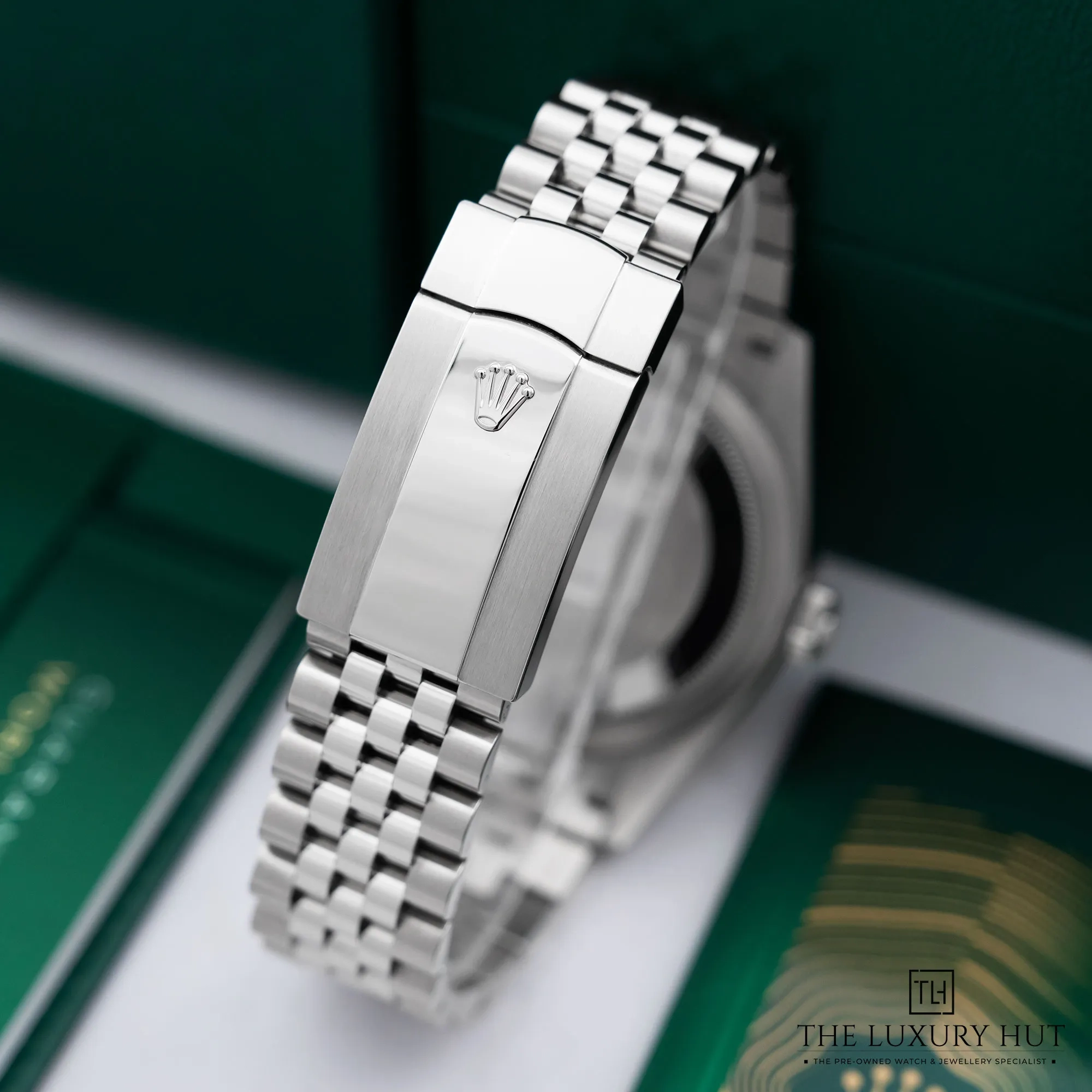 2025/12/0dcdb501-2c26-429c-bc81-5d4d4843242bRolex_Sky-Dweller_Blue_Dial_52418-e.jpg.webp