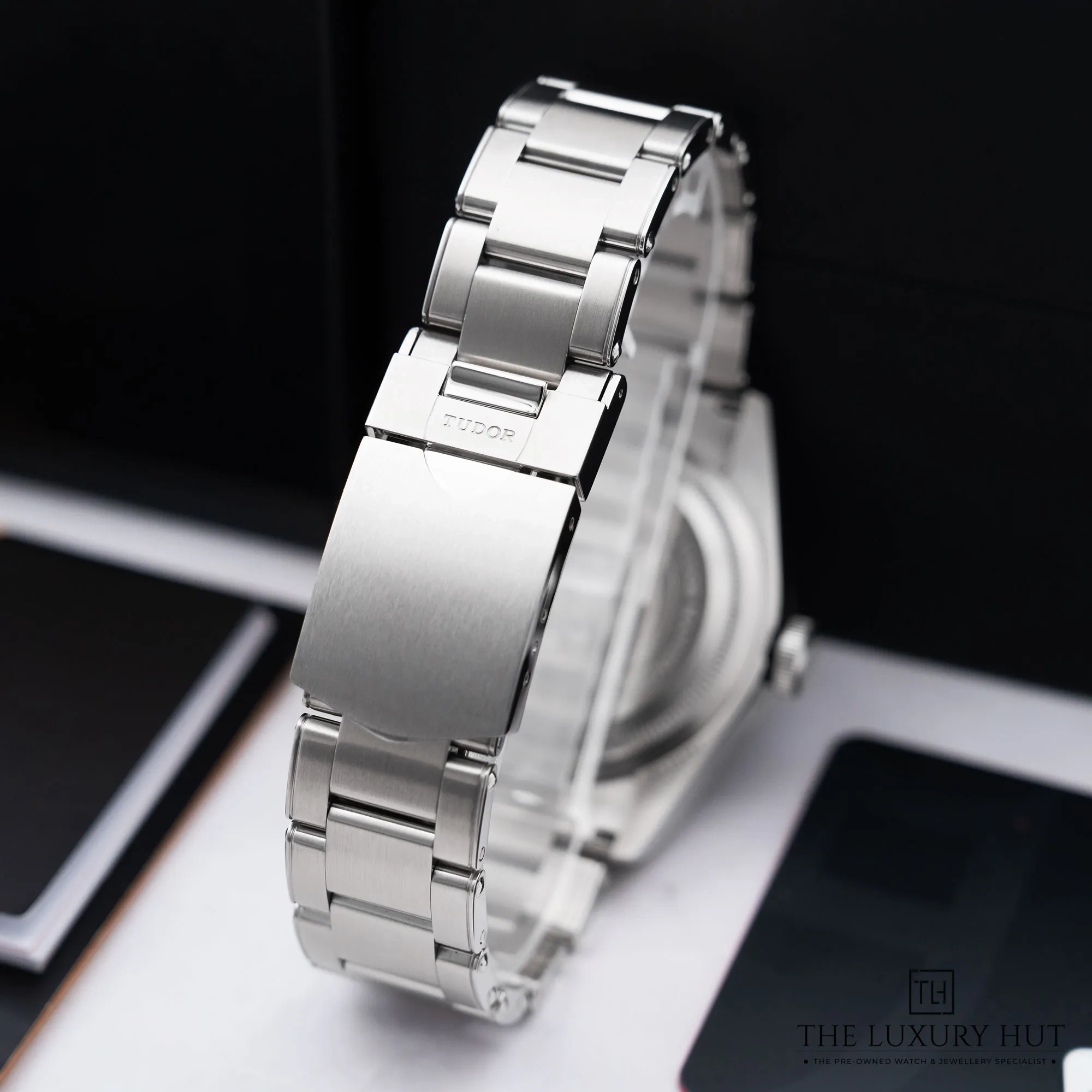 2025/12/13d6afd8-a26d-4418-af17-ad606d20d4b0Tudor_Black_Bay_Stainles_Steel_41mm_Black_52454-d.jpg.webp