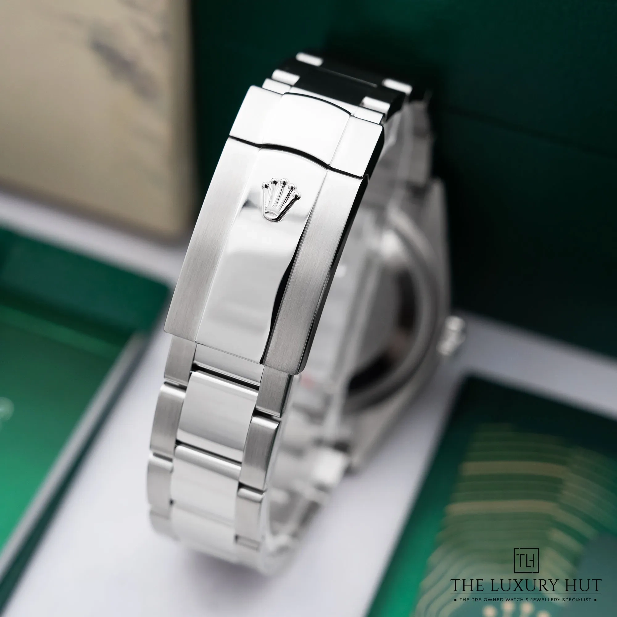 2025/12/1732a32a-47d6-46a4-9cf9-626daae5ecb9Rolex_Datejust_36_White_MOP_Diamond_Dial_52511-e.jpg.webp