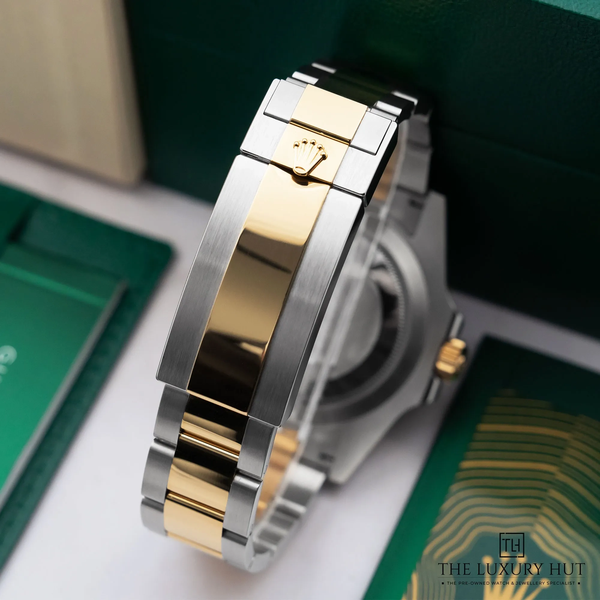 2025/12/20175411-08c6-4ffa-8322-934a98dcb213Rolex_Submariner_Date_Steel_Gold_41mm_Black_52500-d.jpg.webp