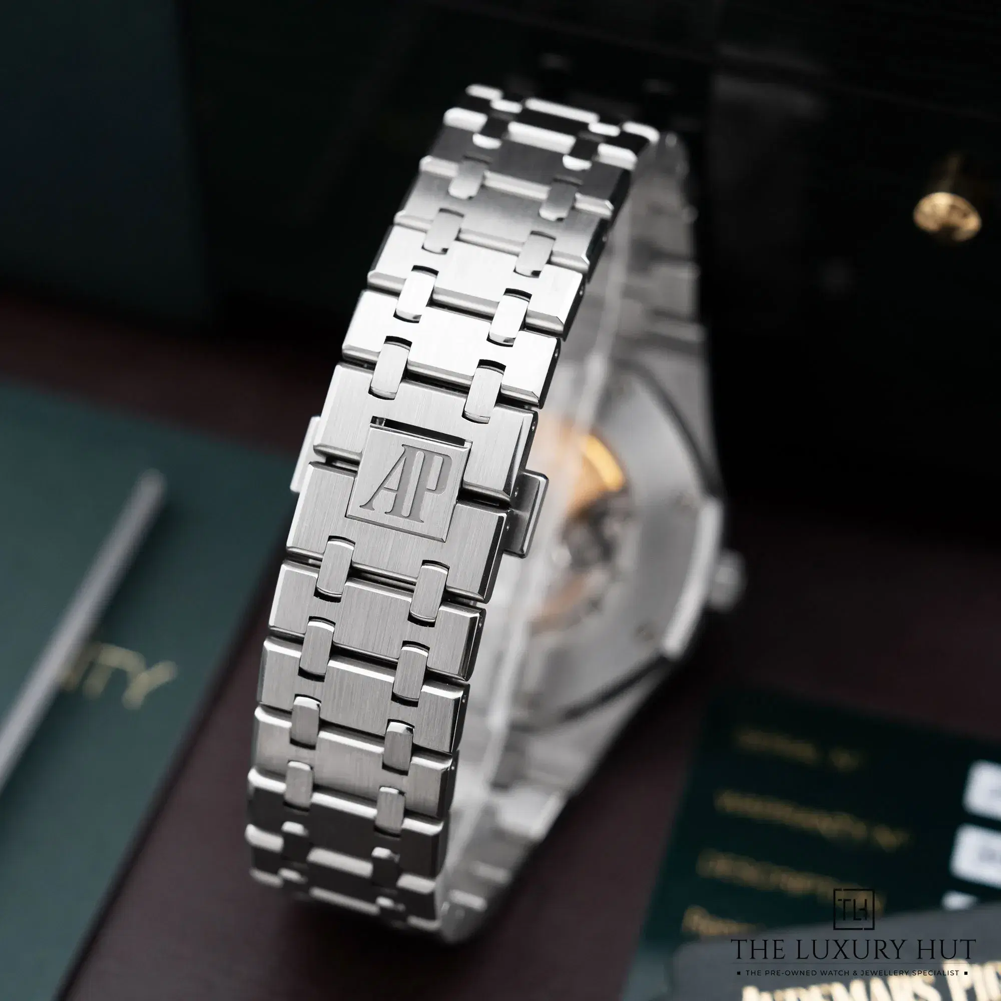 2025/12/211c102f-6586-4e27-b857-1bcb997d62b5Audemars_Piguet_Royal_Oak_Grey_Grande_Tapisserie_LB794-e.jpg.webp