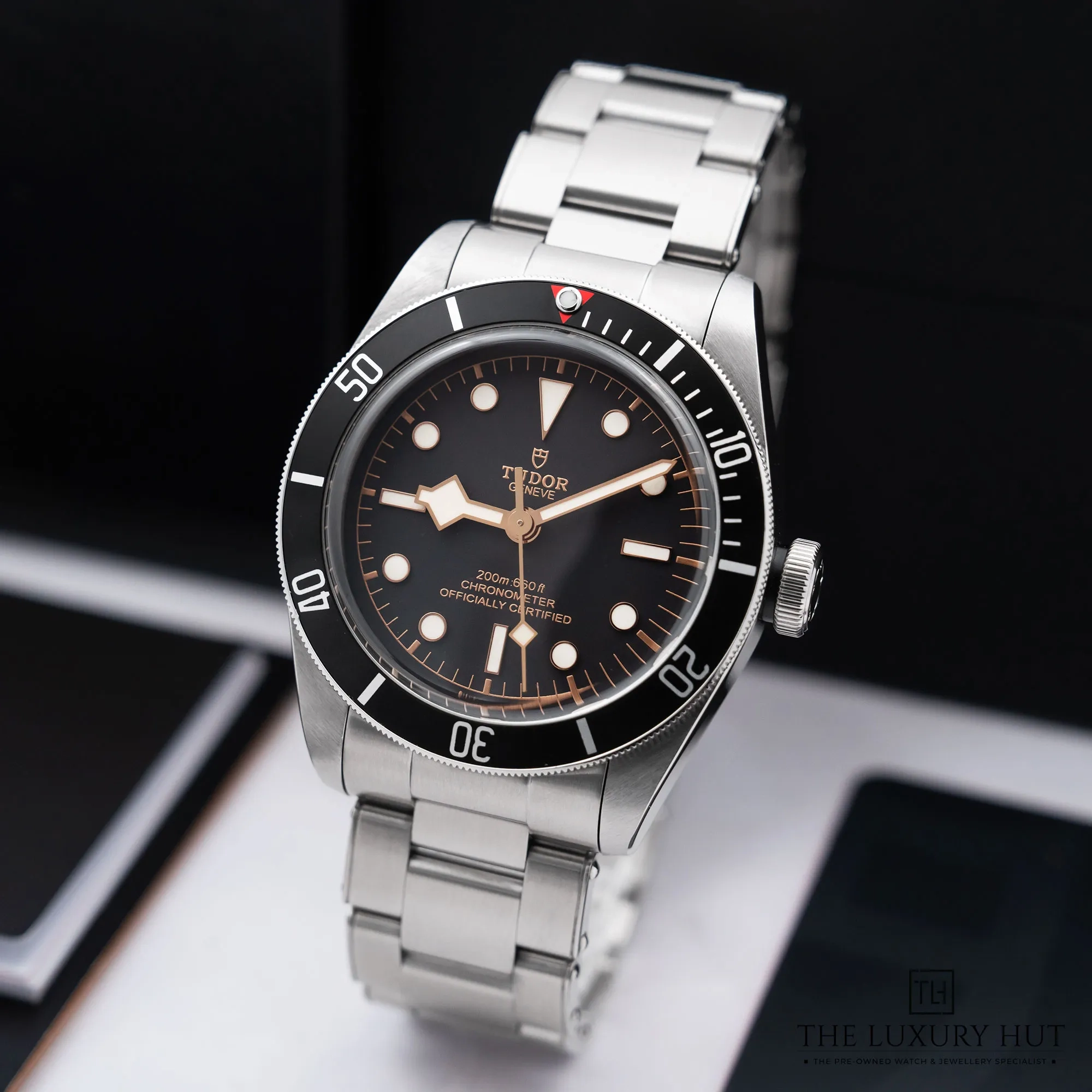 2025/12/3f0a75f1-ae18-4106-99c2-f3aebb18007dTudor_Black_Bay_Stainles_Steel_41mm_Black_52454-b.jpg.webp