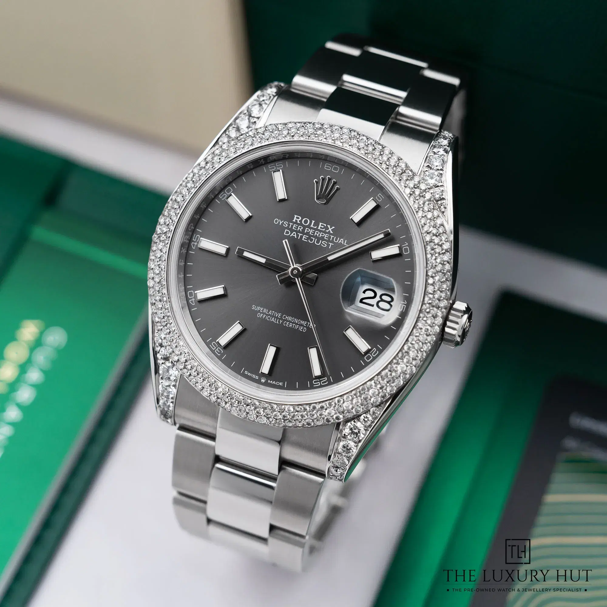 2025/12/4165c9fe-7c0b-4bc6-9581-a0e1320321aaRolex_Datejust_41_Slate_Dial_Custom_Diamond_Bezel_52485-b.jpg.webp