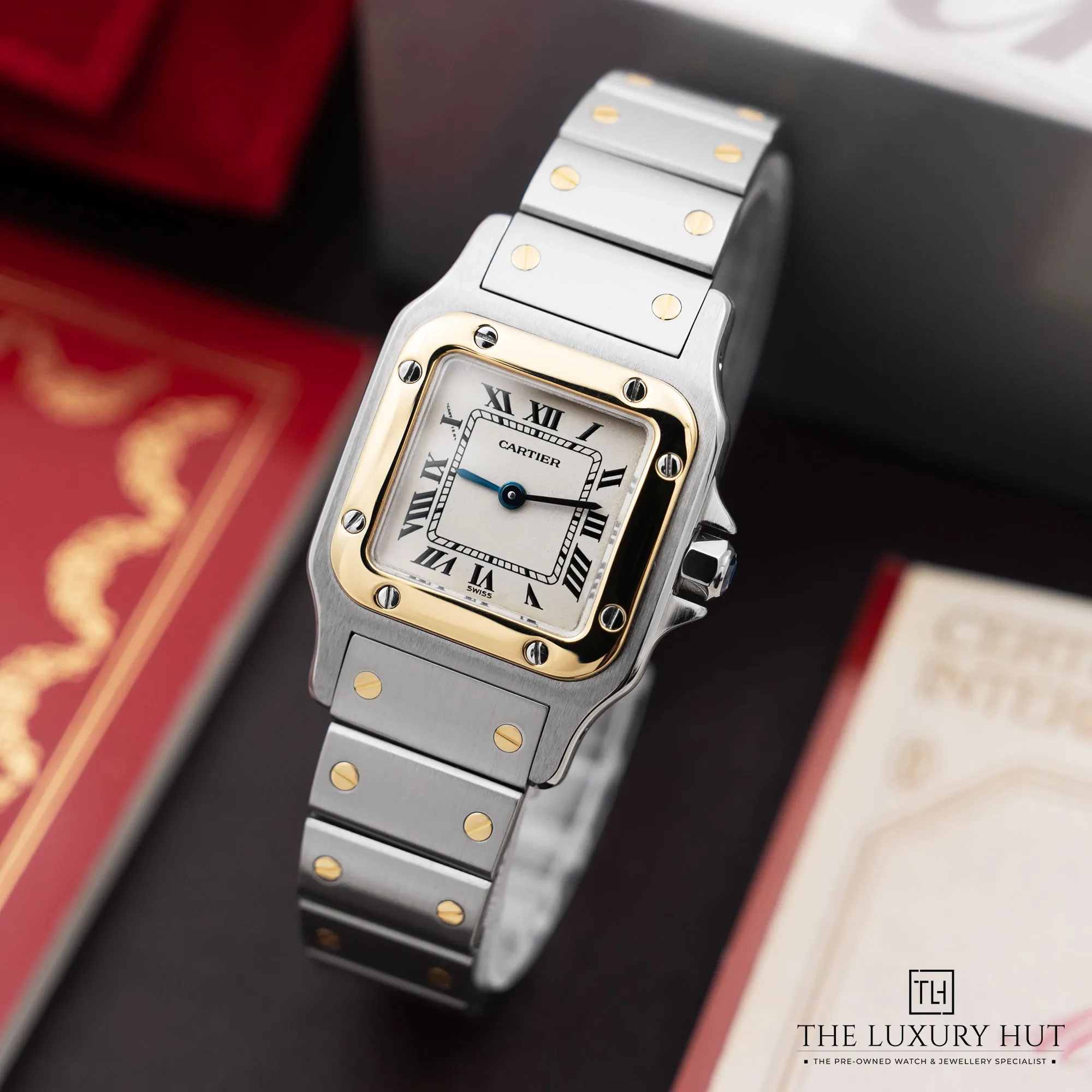 2025/12/435f3fc8-845b-42b6-a7a4-85499c7d3c4eCartier_Santos_Galbée_Steel_Gold_Silver_Roman_52435-b.jpg.webp