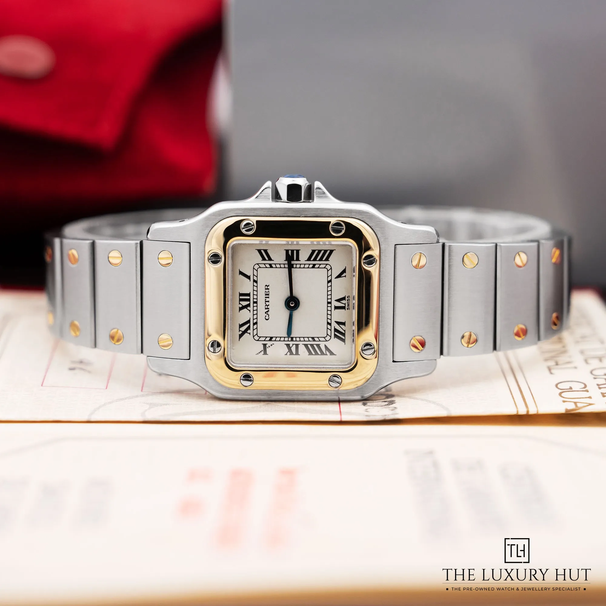 2025/12/7320efa4-1529-4b40-ab13-e90508362ef0Cartier_Santos_Galbée_Steel_Gold_Silver_Roman_52435-c.jpg.webp
