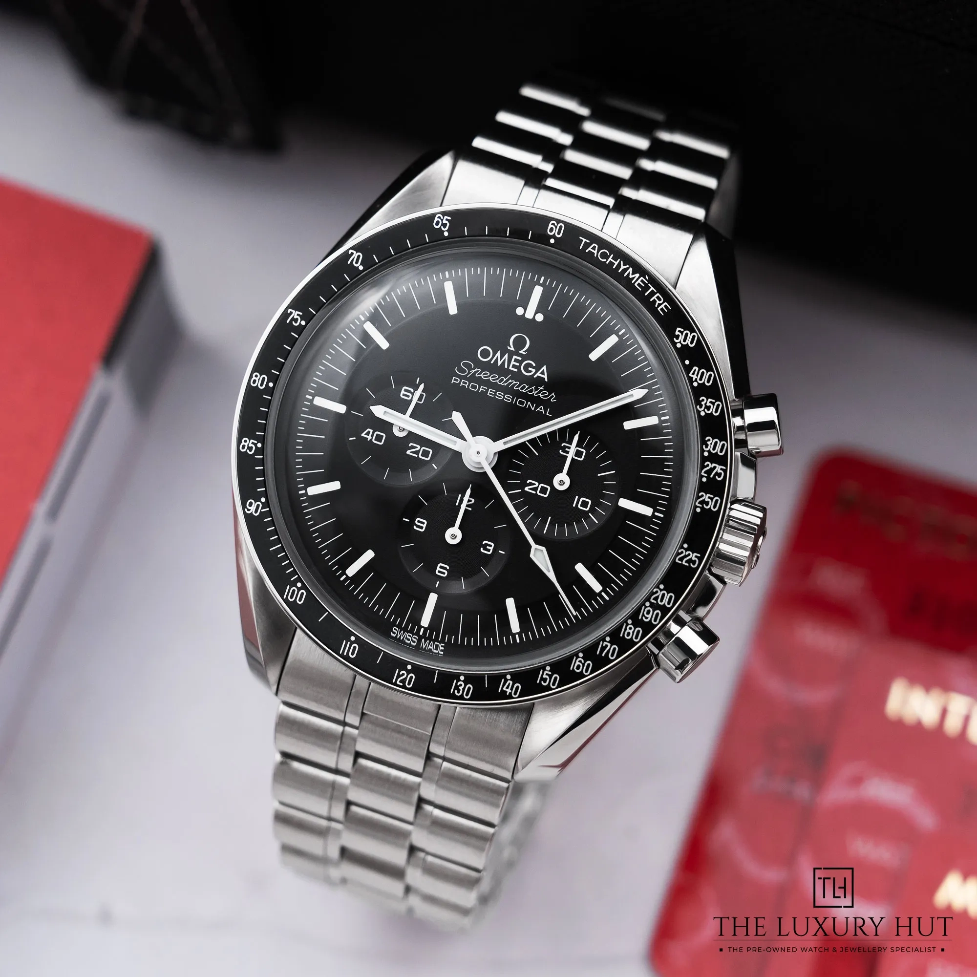 2025/12/790cf13b-11a1-497d-be02-60a93321712cOmega_Speedmaster_Moonwatch_Co-Axial_Black_52468-b.jpg.webp