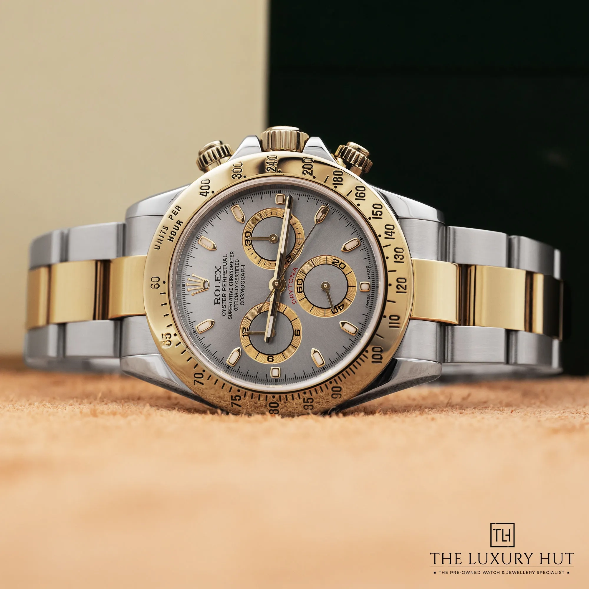 2025/12/98b8dd34-52dd-4abc-8fe9-ef57ebfa6d9bRolex_Daytona_Steel_Yellow_Gold_40mm_Silver_52414-b.jpg.webp
