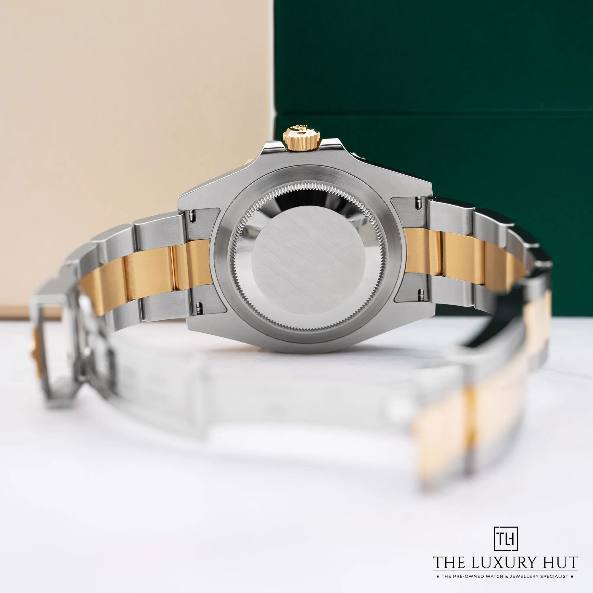 2025/12/a41fea59-5ab8-4b16-94fe-a645d1ed2728Rolex_Submariner_Date_Steel_Gold_41mm_Black_52500-c.jpg.webp