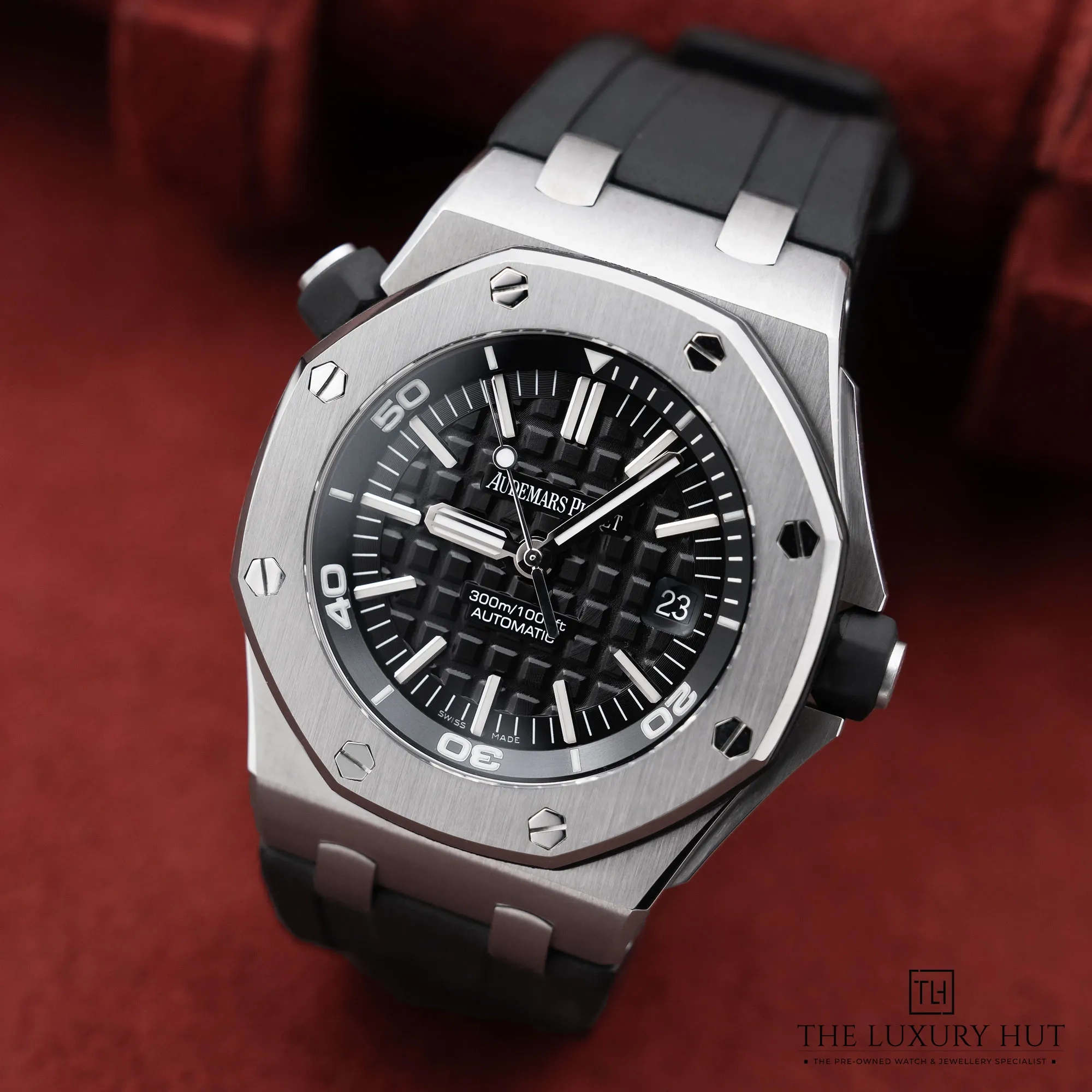 2025/12/bacf2b8e-1a12-4d3c-b70a-fa111ba285b1Audemars_Piguet_Royal_Oak_Offshore_Diver_Black_LB780-b.jpg.webp