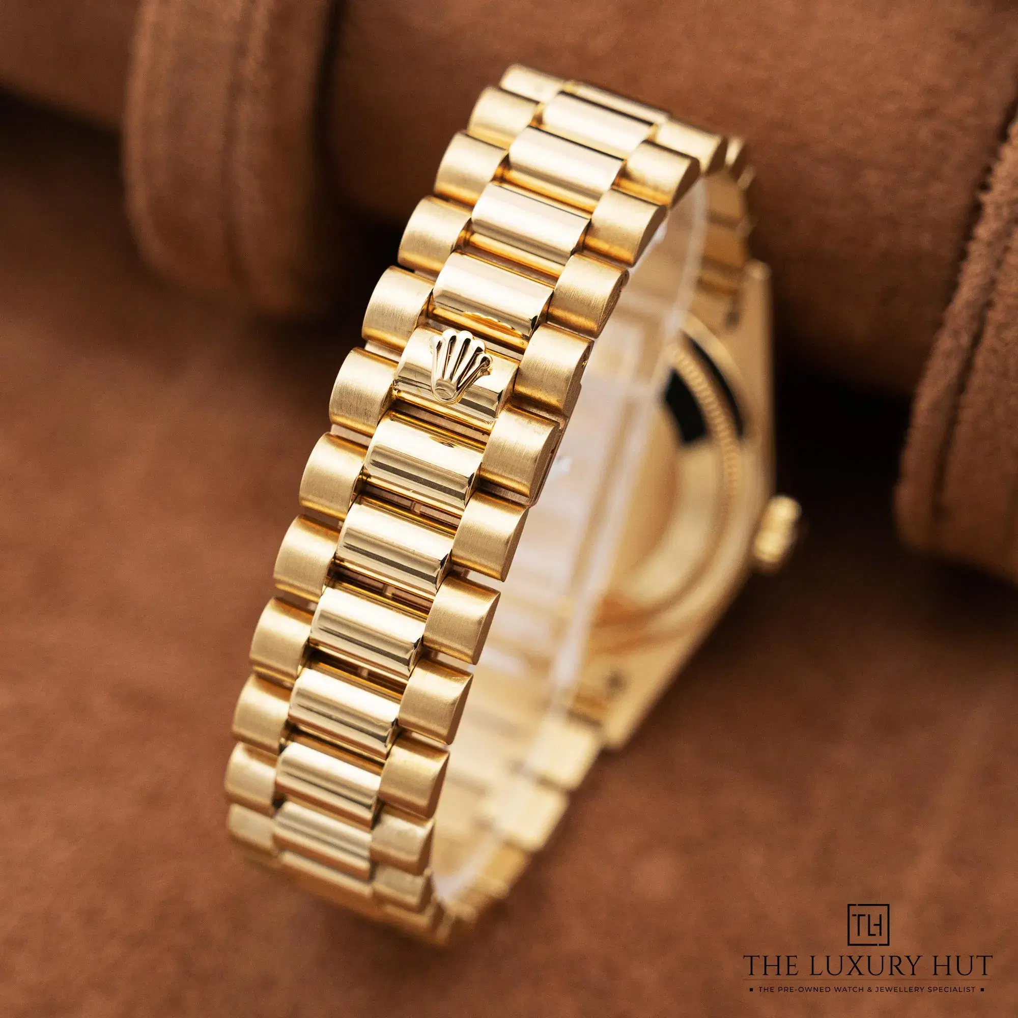 2025/12/ed208e2d-9b84-43c5-9995-8082b551858fRolex_Day-Date_36_Yellow_Gold_Champagne_Dial_52458-e.jpg.webp