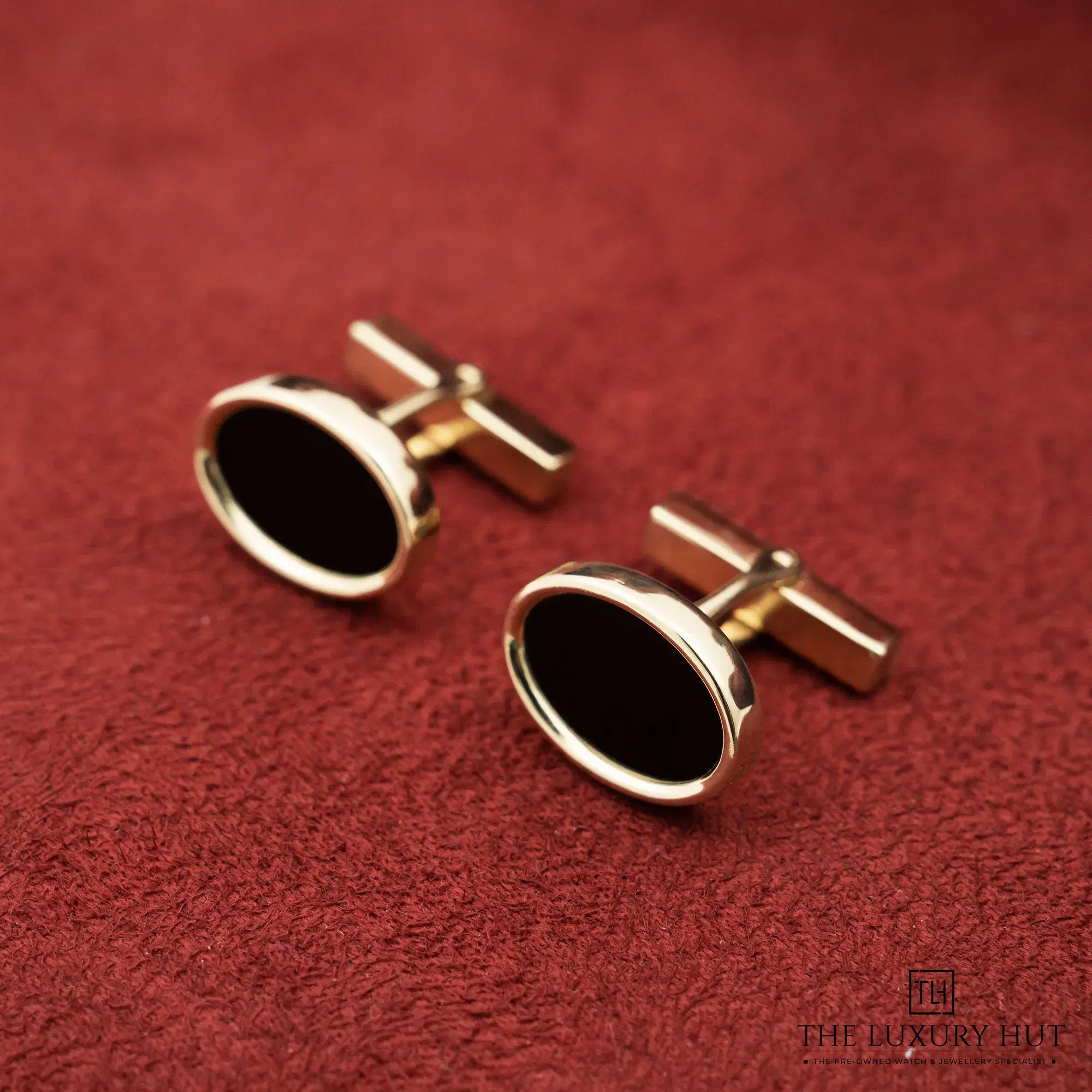 2026/01/2552853b-fa0e-444b-a70b-e87b0e3eea3cTiffany_Co_Yellow_Gold_Onyx_Cufflinks_LB832-c.jpg.webp