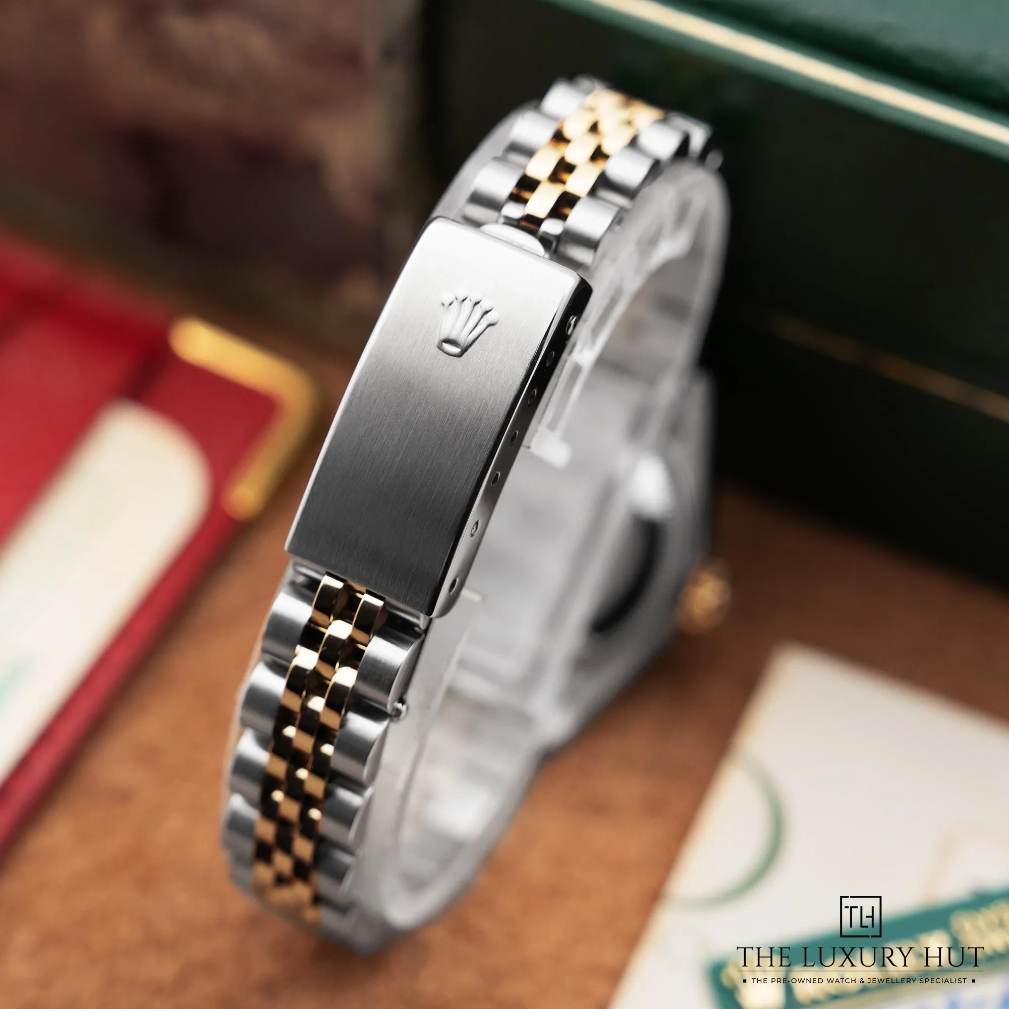 2026/01/2df451d2-7c11-4508-a97e-d77d855f99a6Rolex_Lady-Datejust_26_Champagne_Diamond_52556-d.jpg.webp