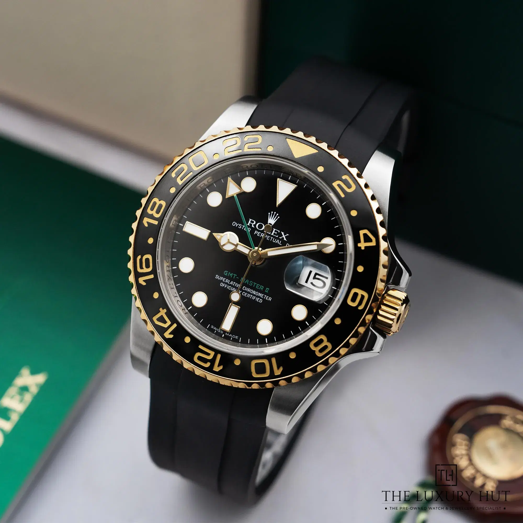 2026/01/34d32b4e-9cf2-4179-97c6-45dfca949e40Rolex_GMT-Master_II_Steel_Gold_40mm_Black_52566b.jpg.webp