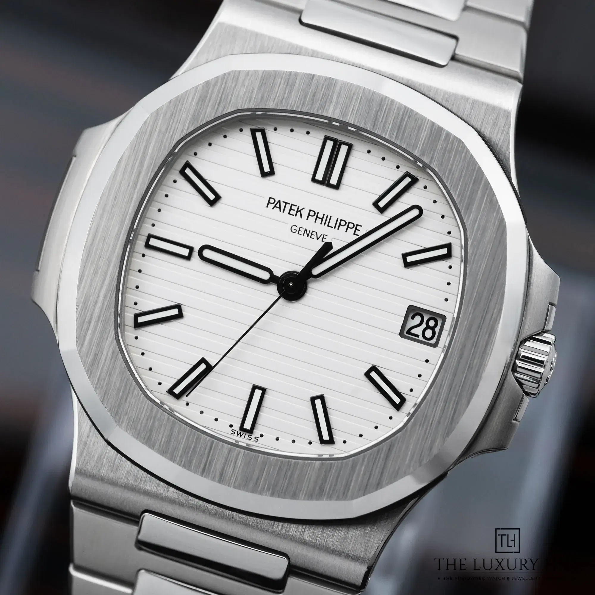 2026/01/406ea0b4-635d-4249-be8f-9fc719a94932Patek_Philippe_Nautilus_Steel_40mm_White_LB433-newe.jpg.webp