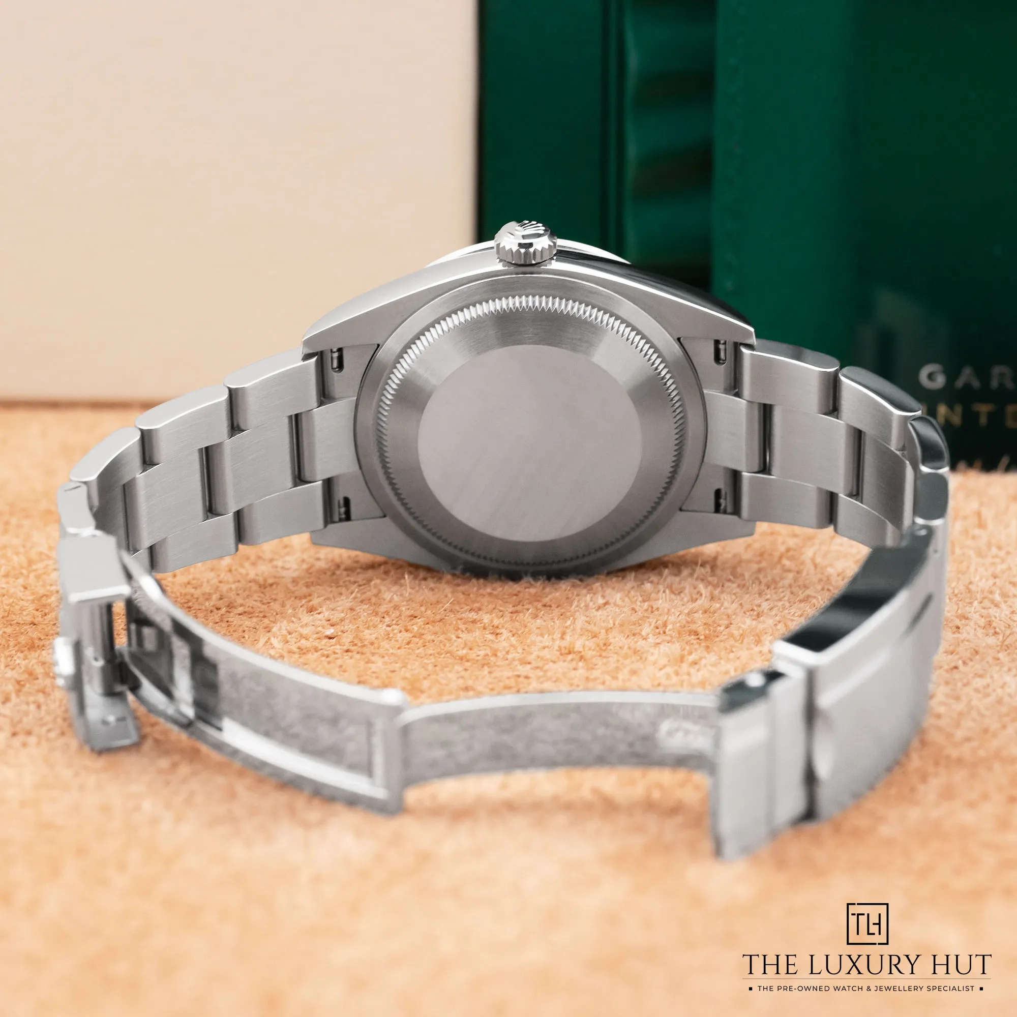 2026/01/6d870990-097d-4b0d-a498-fab9b993ee7fRolex_Explorer_36mm_Steel_Black_Dial_52589-c.jpg.webp