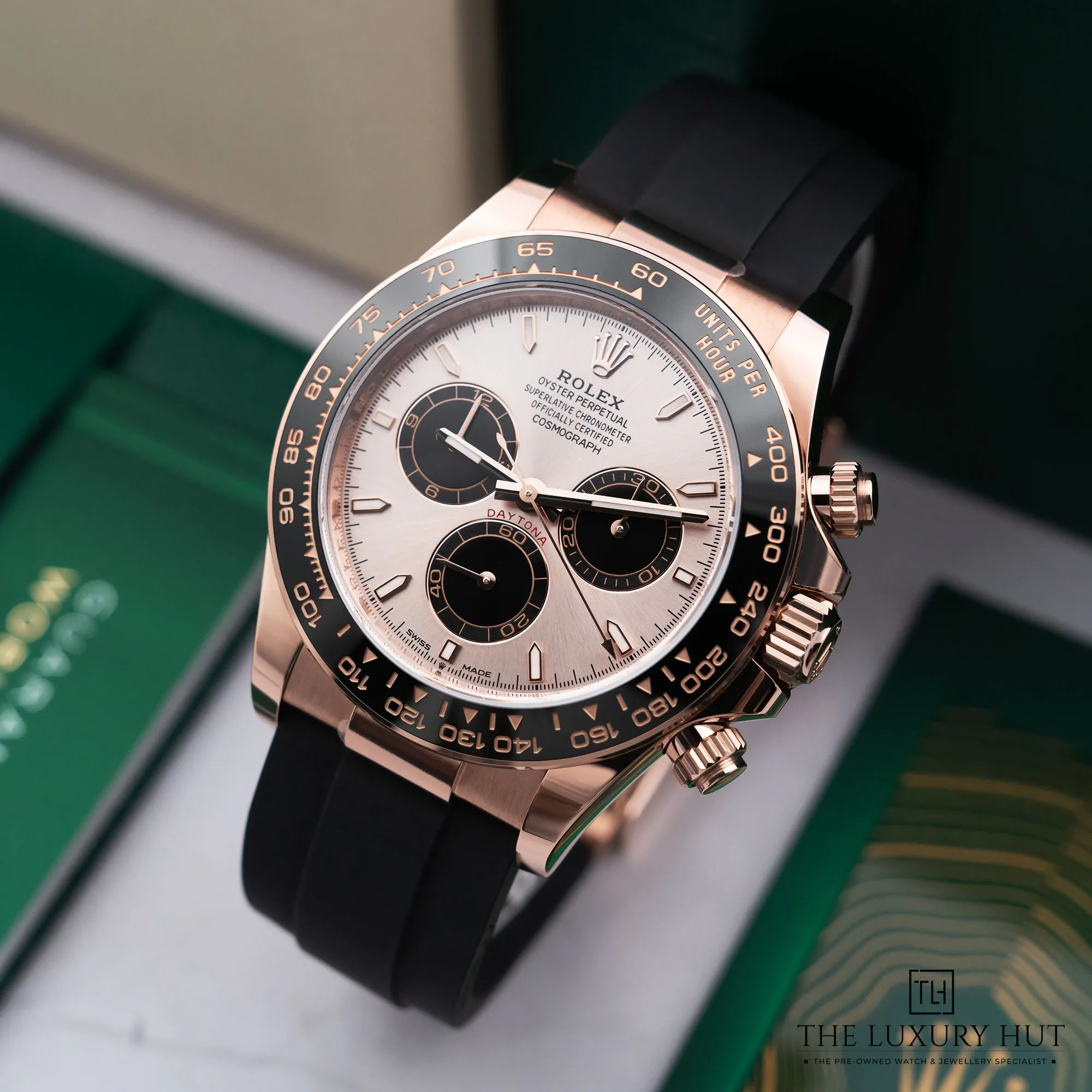 2026/01/75e463ee-6c79-4574-81f7-9e14c9fe74acRolex_Cosmograph_Daytona_SundustDial_GABY1245-b.jpg.webp