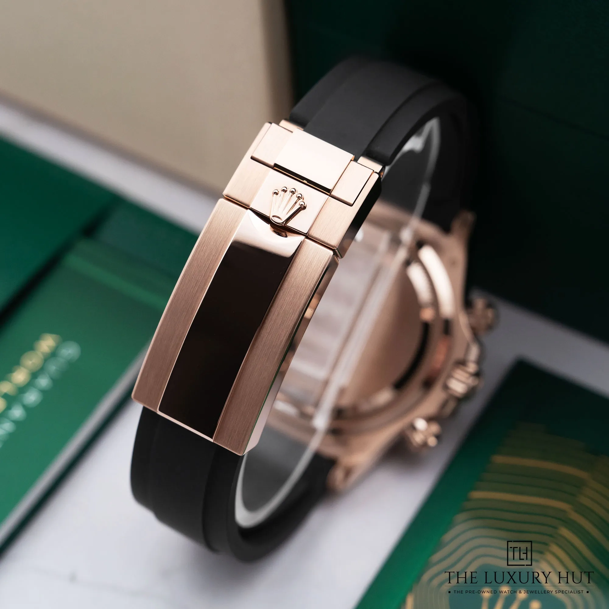 2026/01/cf7bb7d2-9f2c-42c5-aaec-adc09b954567Rolex_Cosmograph_Daytona_SundustDial_GABY1245-e.jpg.webp