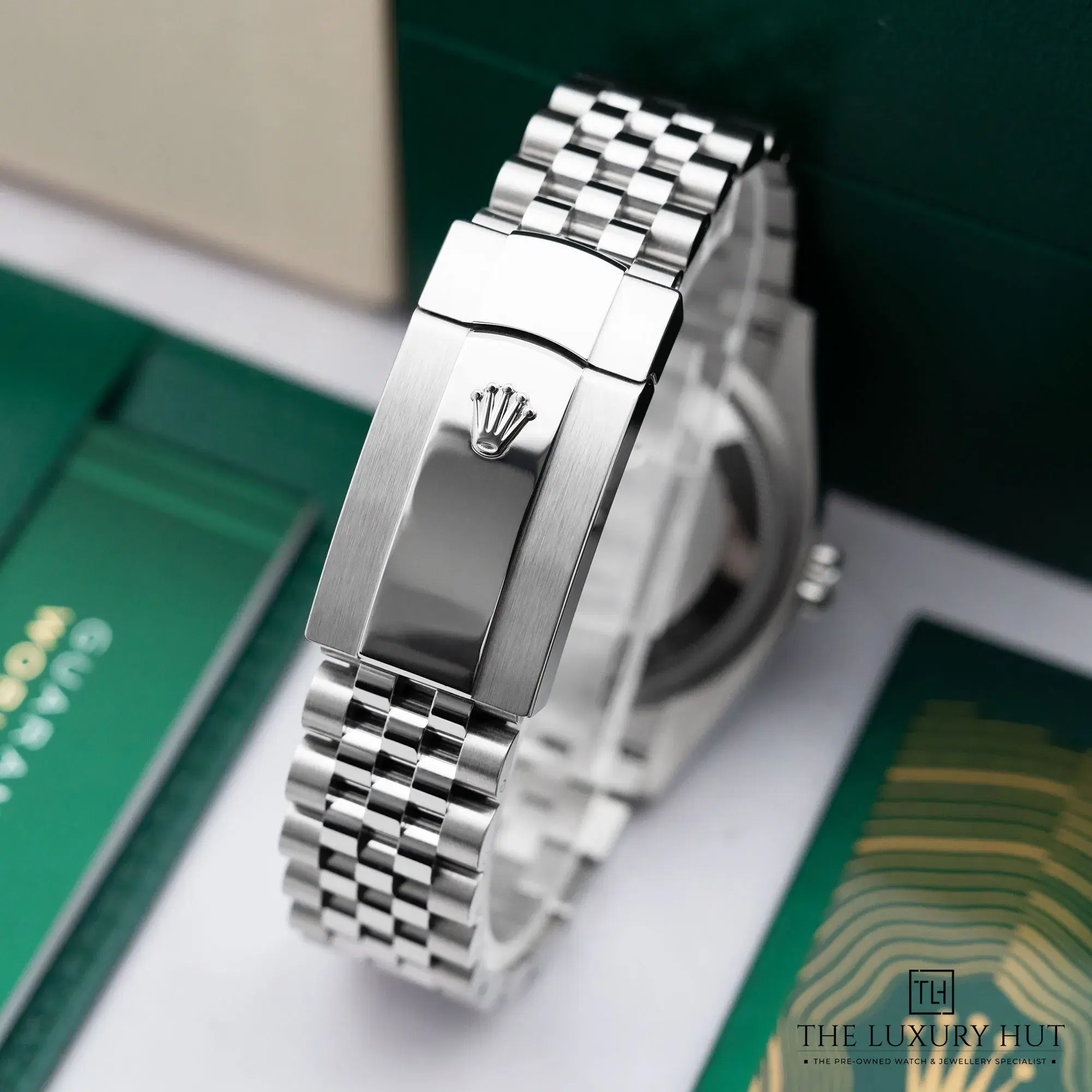 2026/01/d2d3d455-9bd5-4f31-8204-95eb8d602621Rolex_Datejust_36_Steel_Gold_Black_Baton_Dial_52539-e.jpg.webp