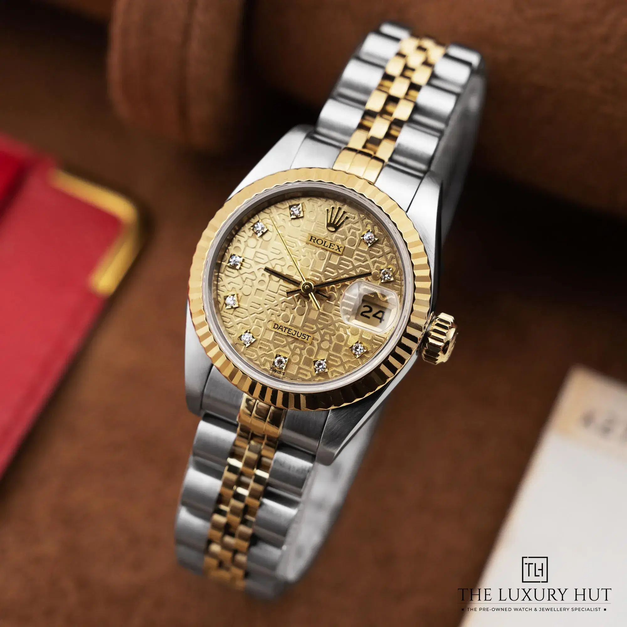 2026/01/d9184f9e-99bb-40b0-8f1a-e7e2a0e078f2Rolex_Lady-Datejust_Steel_Gold_26mm_Champagne_52555-b.jpg.webp