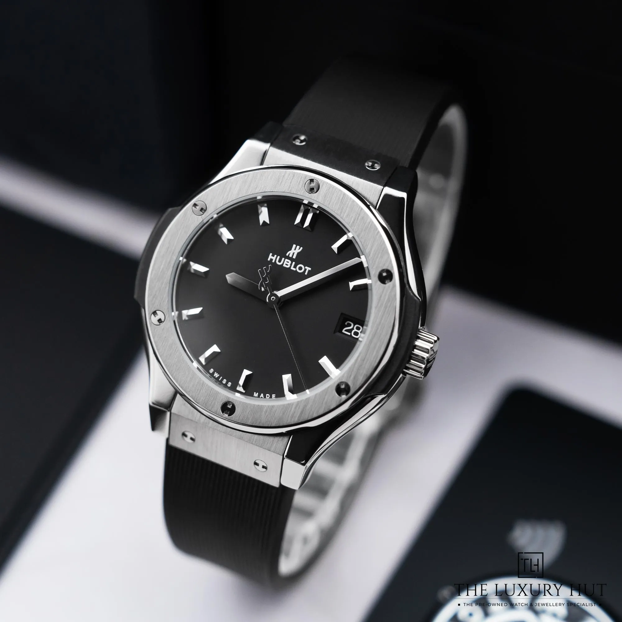 2026/01/ec40e0b4-1519-4aee-965b-43ea2734b492Hublot_Classic_Fusion_Titanium_Black_Sunray_Dial_52540-b.jpg.webp