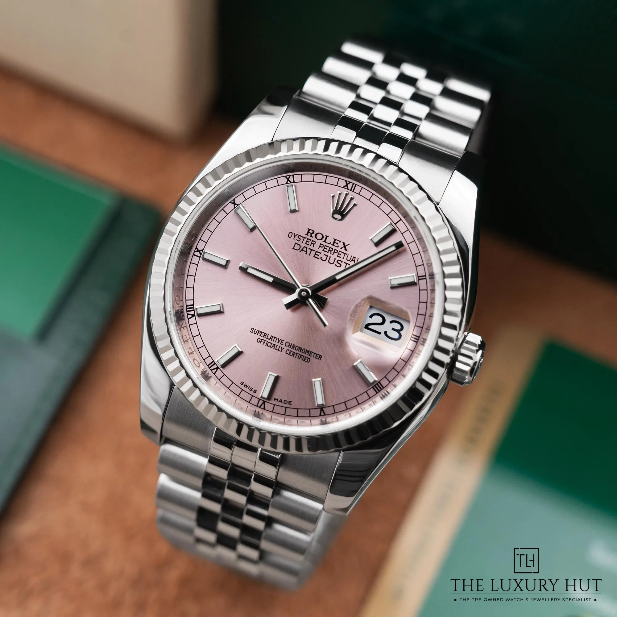 2026/01/fe31afbe-ae0f-4fa8-881f-dae15ac4362aRolex_Datejust_36_Steel_Gold_Pink_Baton_Dial_52548-b.jpg.webp