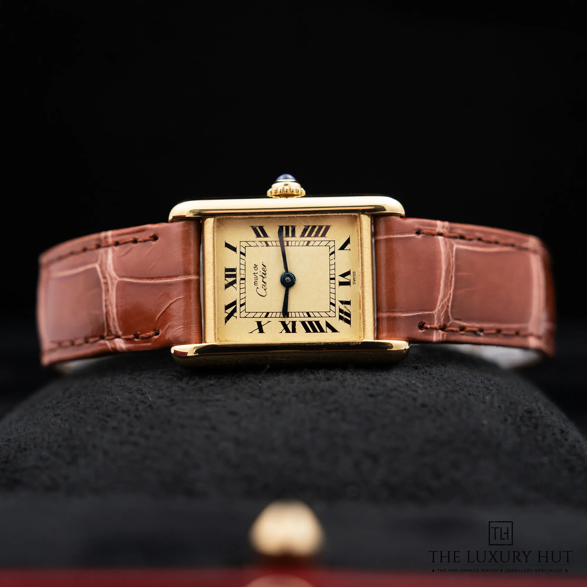 2026/02/18d0f858-4994-4978-9ecf-14673bf3d404Cartier_Tank_Must_de_Cartier_Vermeil_52620-c.jpg.webp