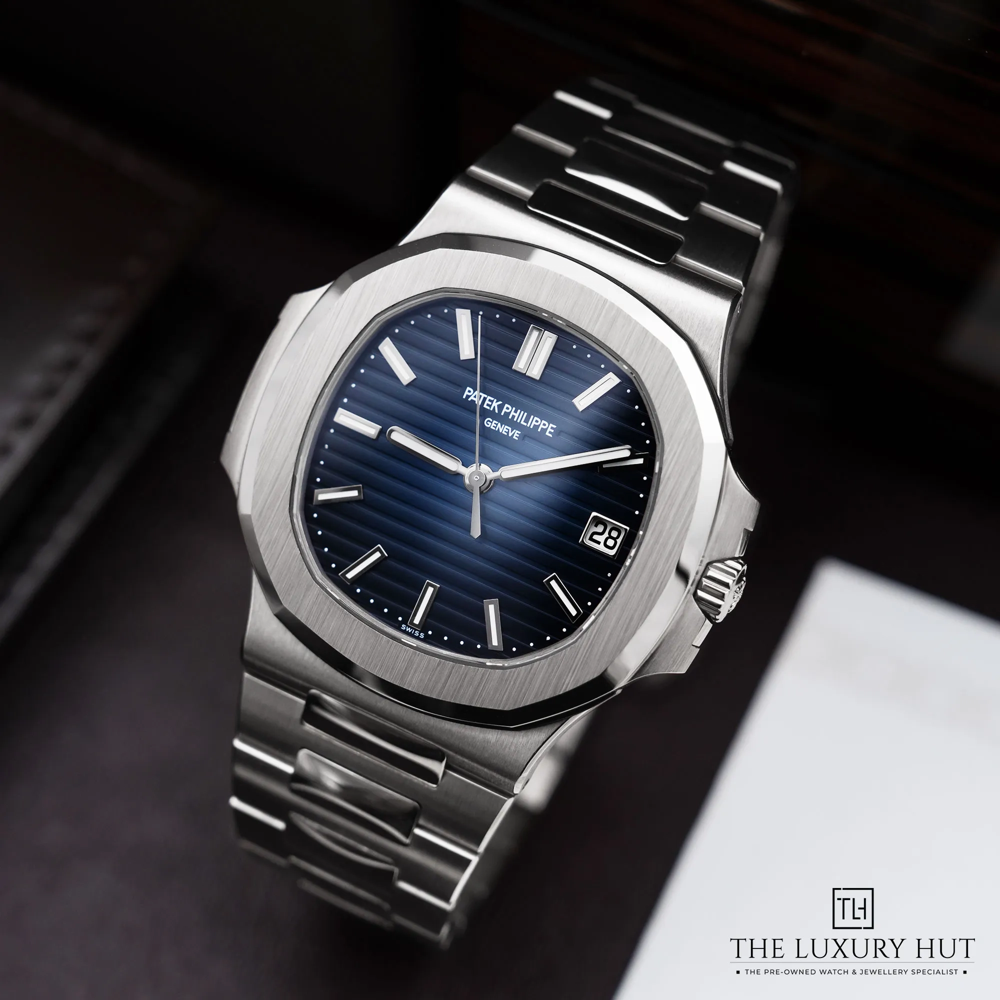 2026/02/3b4a1229-e106-4cac-83ad-f787d66240bbPatek_Philippe_Nautilus_White_Gold_Blue_Dial_LB846-b.jpg.webp