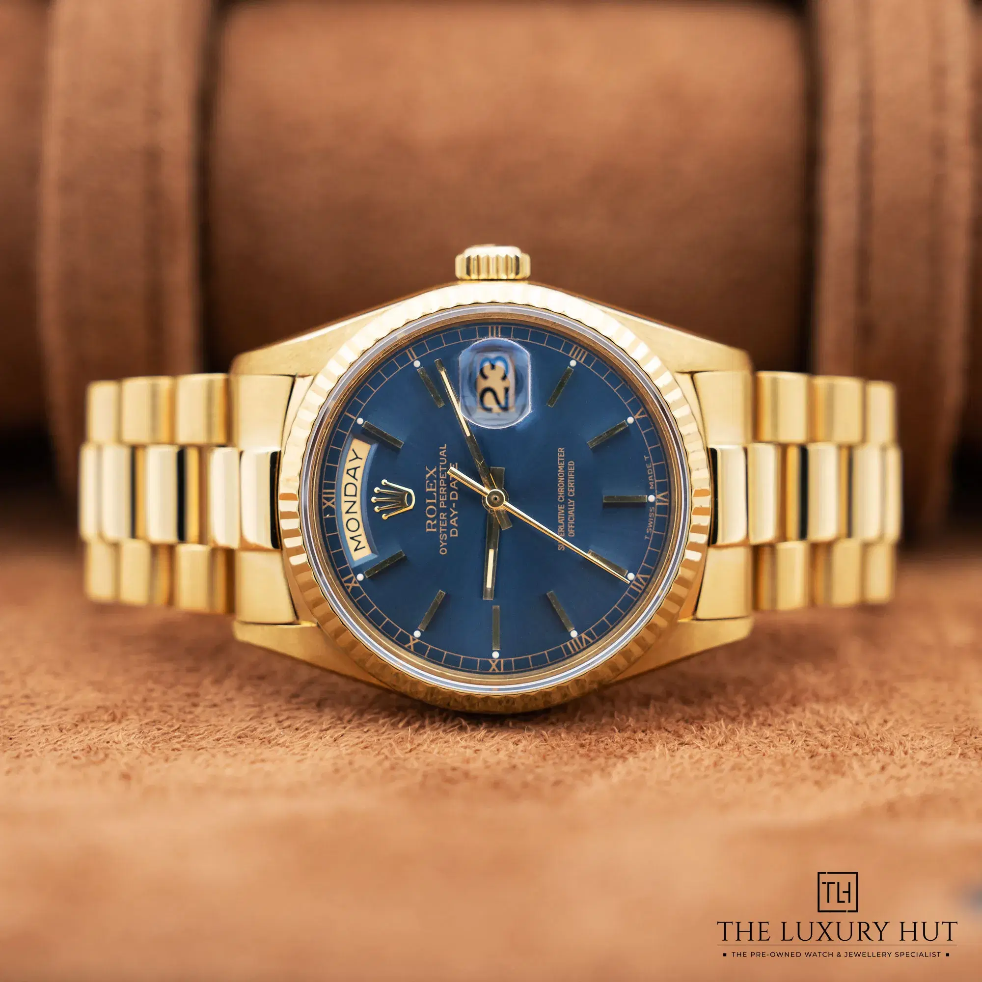 2026/02/888dffdd-a758-4f4c-9ac7-bcf32c95bbd1Rolex_Day-Date_36_Sunburst_Navy_Blue_Dial_52635-c.jpg.webp