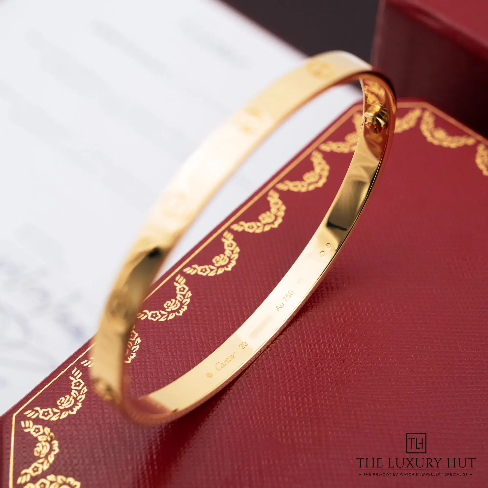 2026/02/91998cb5-79f2-4c7b-a9ac-6d587a672254Cartier_LOVE_Bracelet_Classic_Yellow_Gold_52670-d.jpg.webp