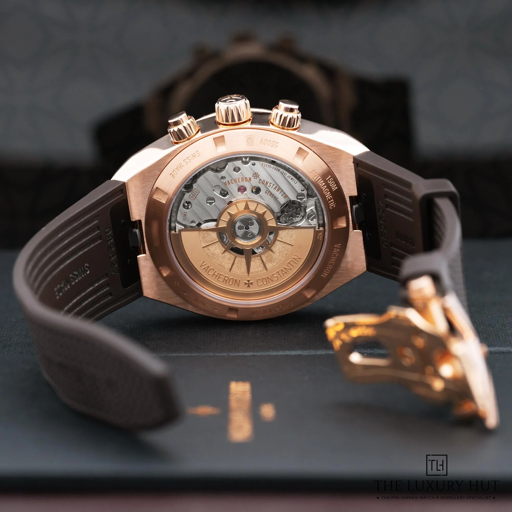 2026/02/9b1e8a32-7807-4e4f-b9aa-24288c594294Vacheron_Constantin_Overseas_Rose_Gold_Silver_52677-c.jpg.webp