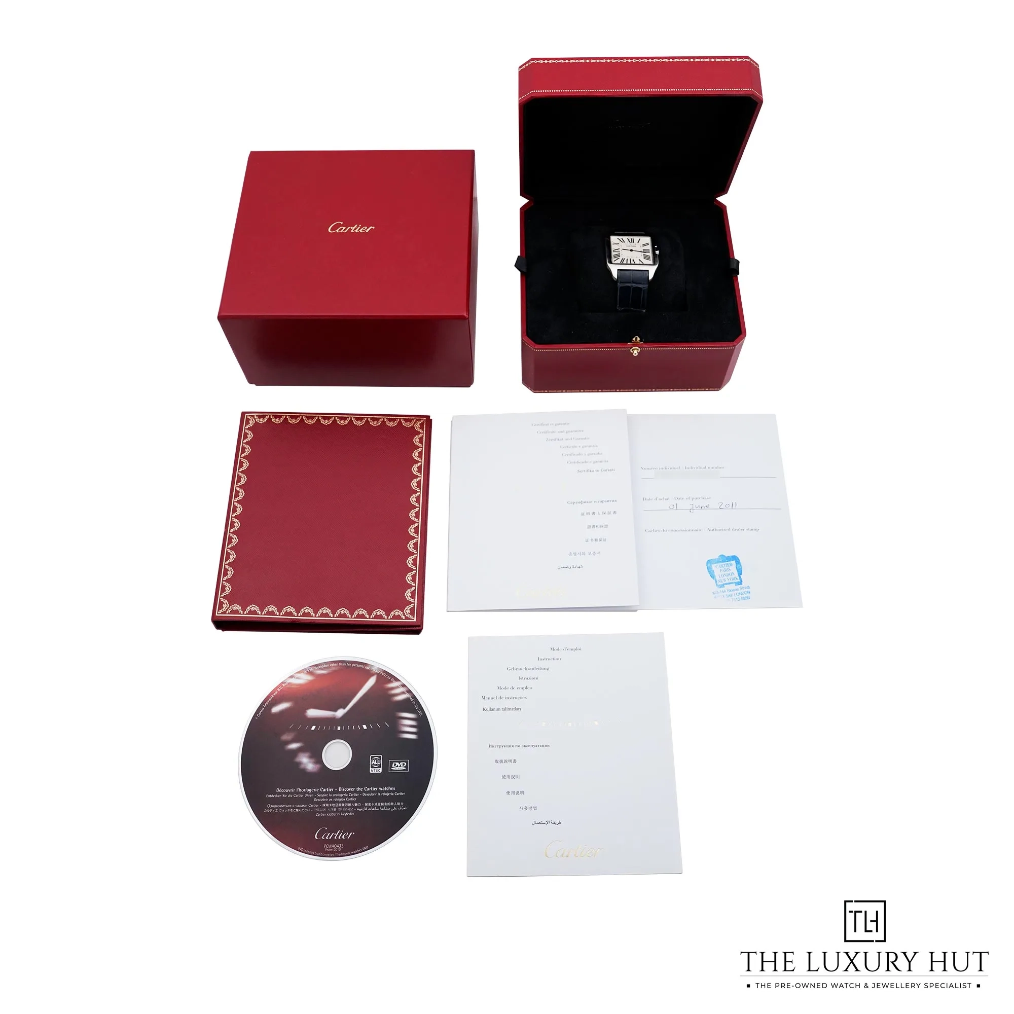 2026/02/adb72784-0b6b-4b58-9510-697bdb4df56eCartier_Santos-Dumont_Gold_35mm_Silver_52669-e.jpg.webp