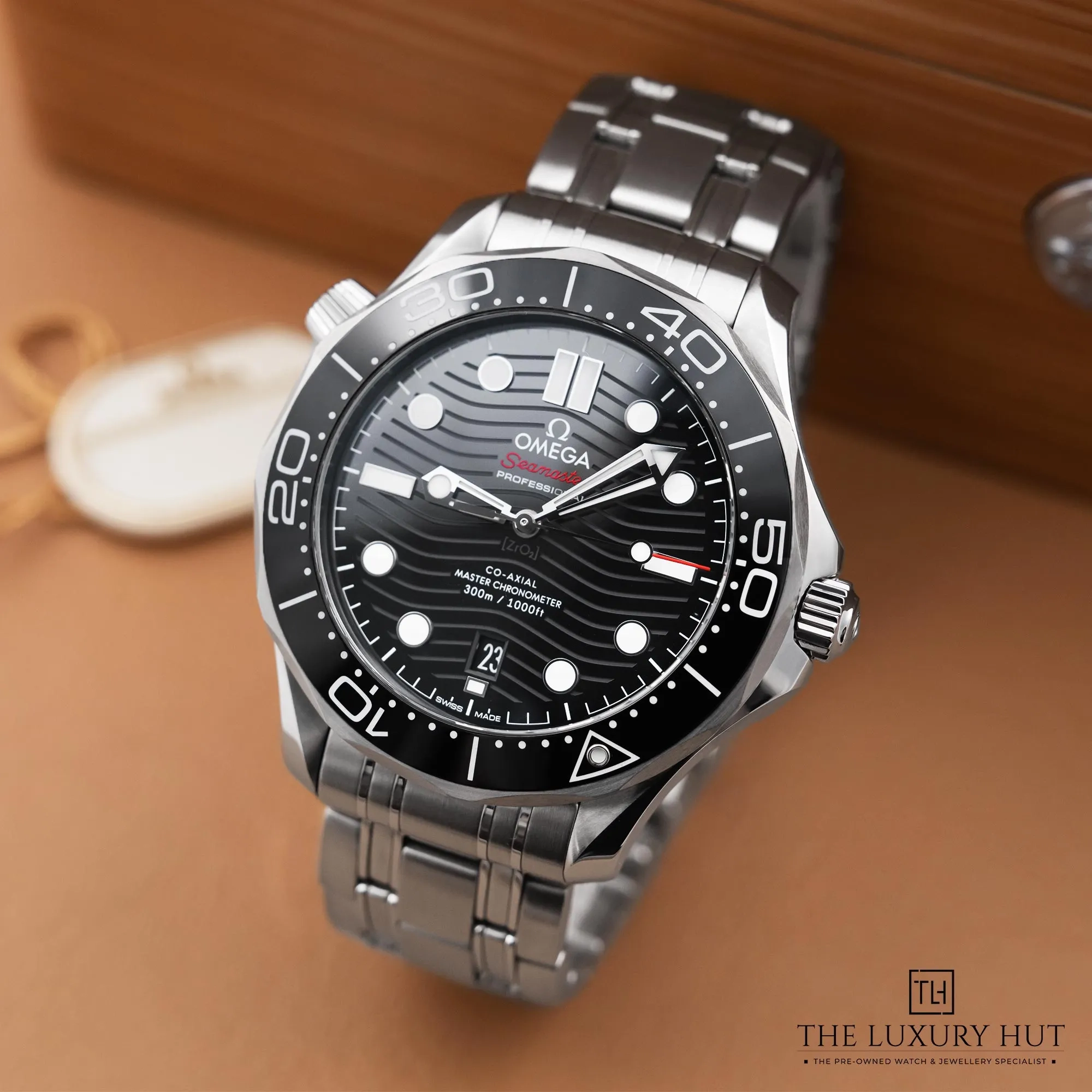 2026/02/af525eda-ee14-4e00-bd05-3d35bbc5b4a0Omega_Seamaster_Diver_300M_Chronometer_42_Black_LB813-b.jpg.webp