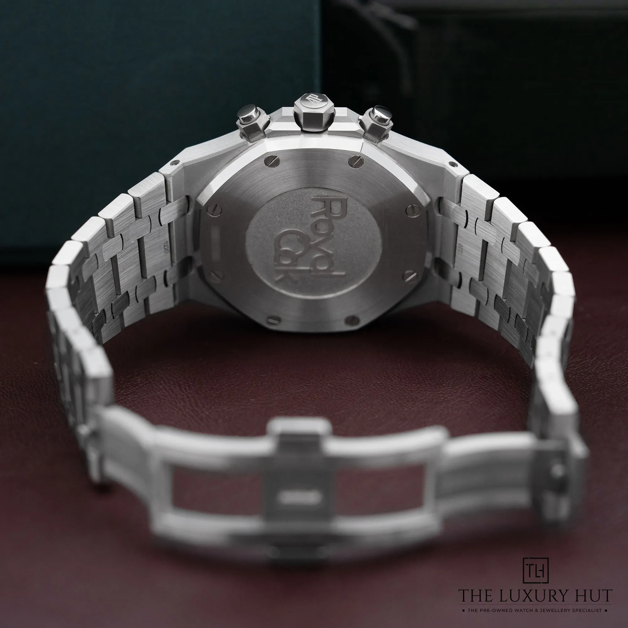 2026/02/c413c0ba-fb7b-49c5-8e7c-3472b79fca11Audemars_Piguet_Royal_Oak_Chronograph_Blue_Dial_New_52626-d.jpg.webp