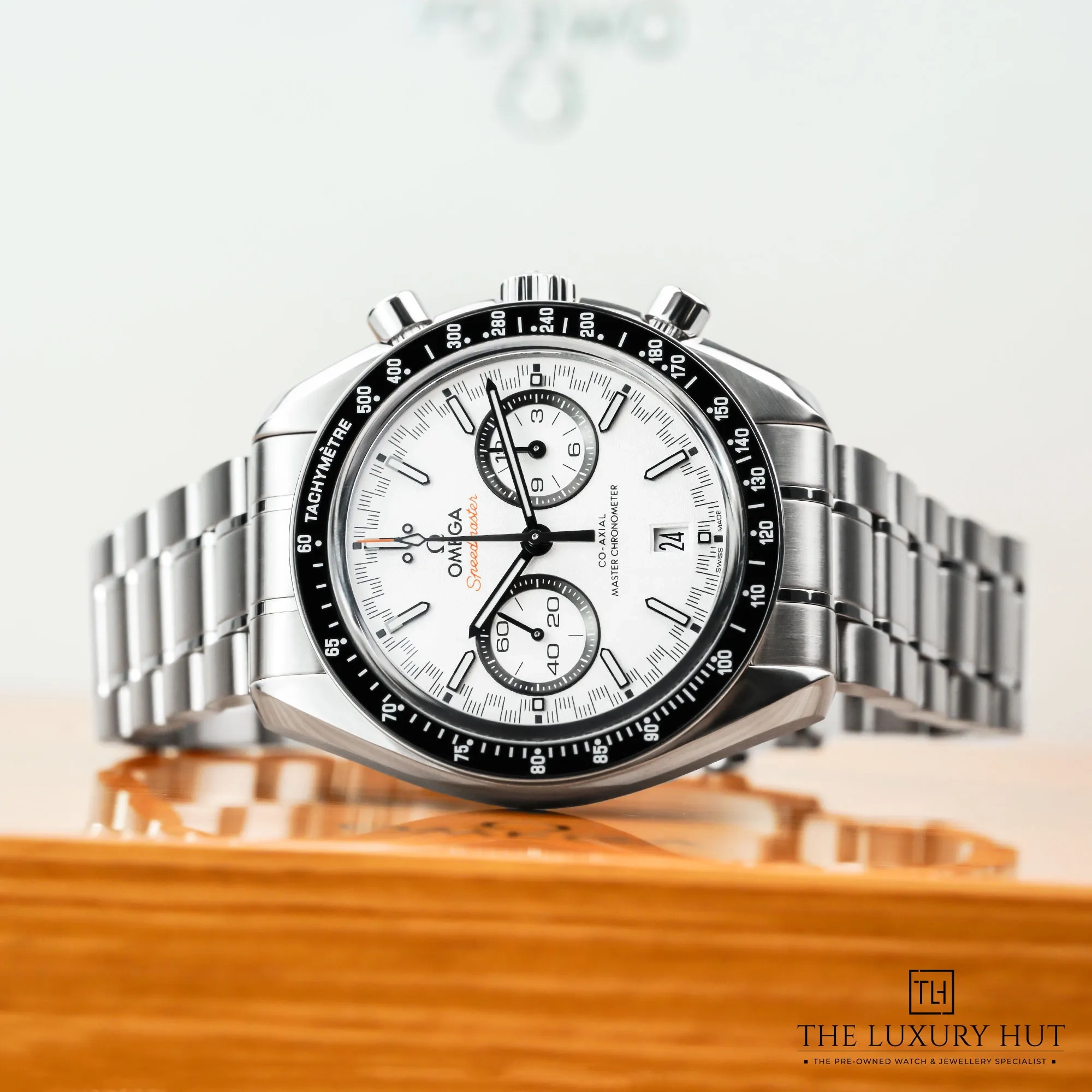 2026/02/d3084452-5f68-4751-81a2-509cf9d574c7Omega_Speedmaster_Racing_Co-Axial_Steel_White_LB811-c.jpg.webp