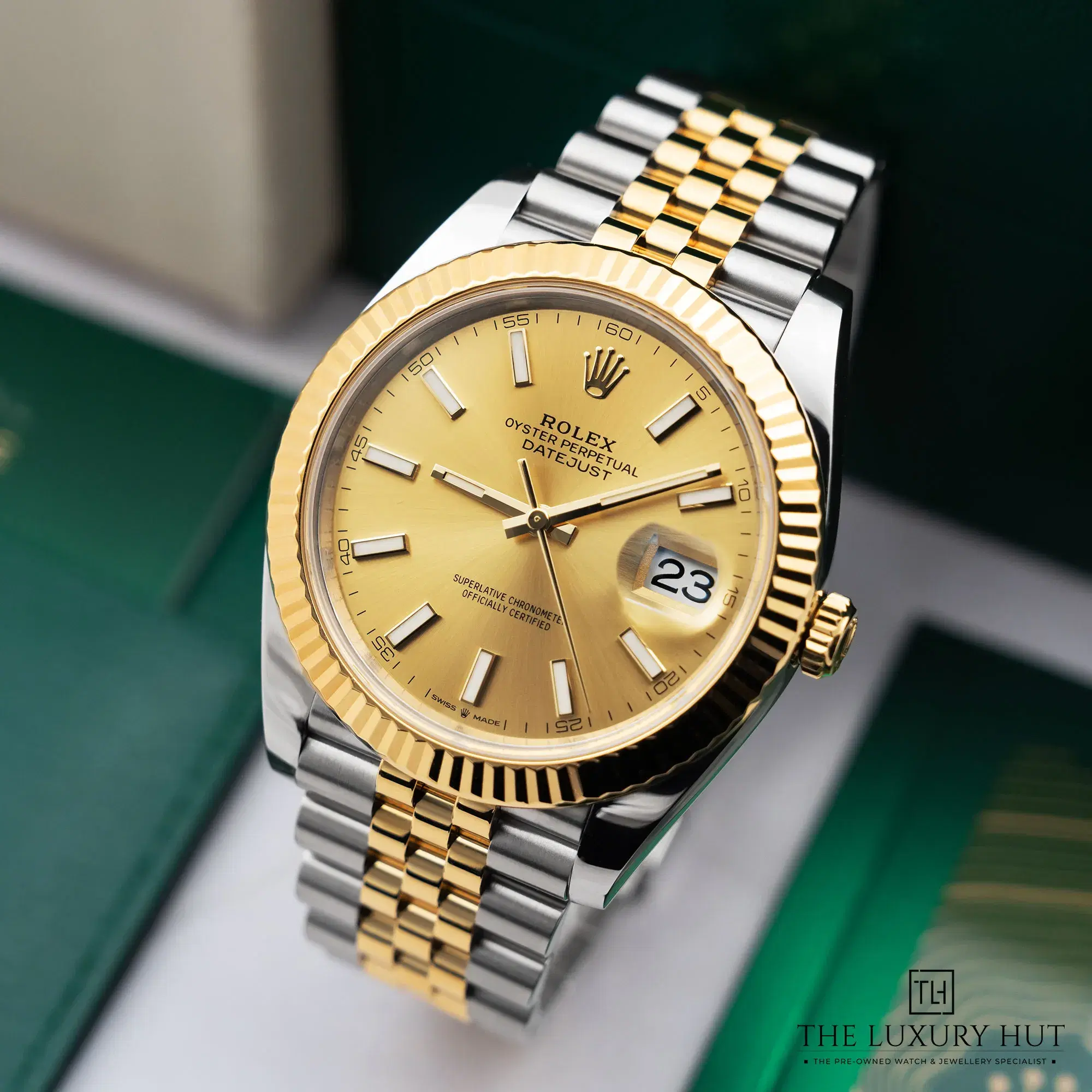 2026/02/d54d9c5b-464e-4c2f-bd94-bf310db3d6e3Rolex_Datejust_41_Steel_Gold_Champagne_Baton_52653-b.jpg.webp