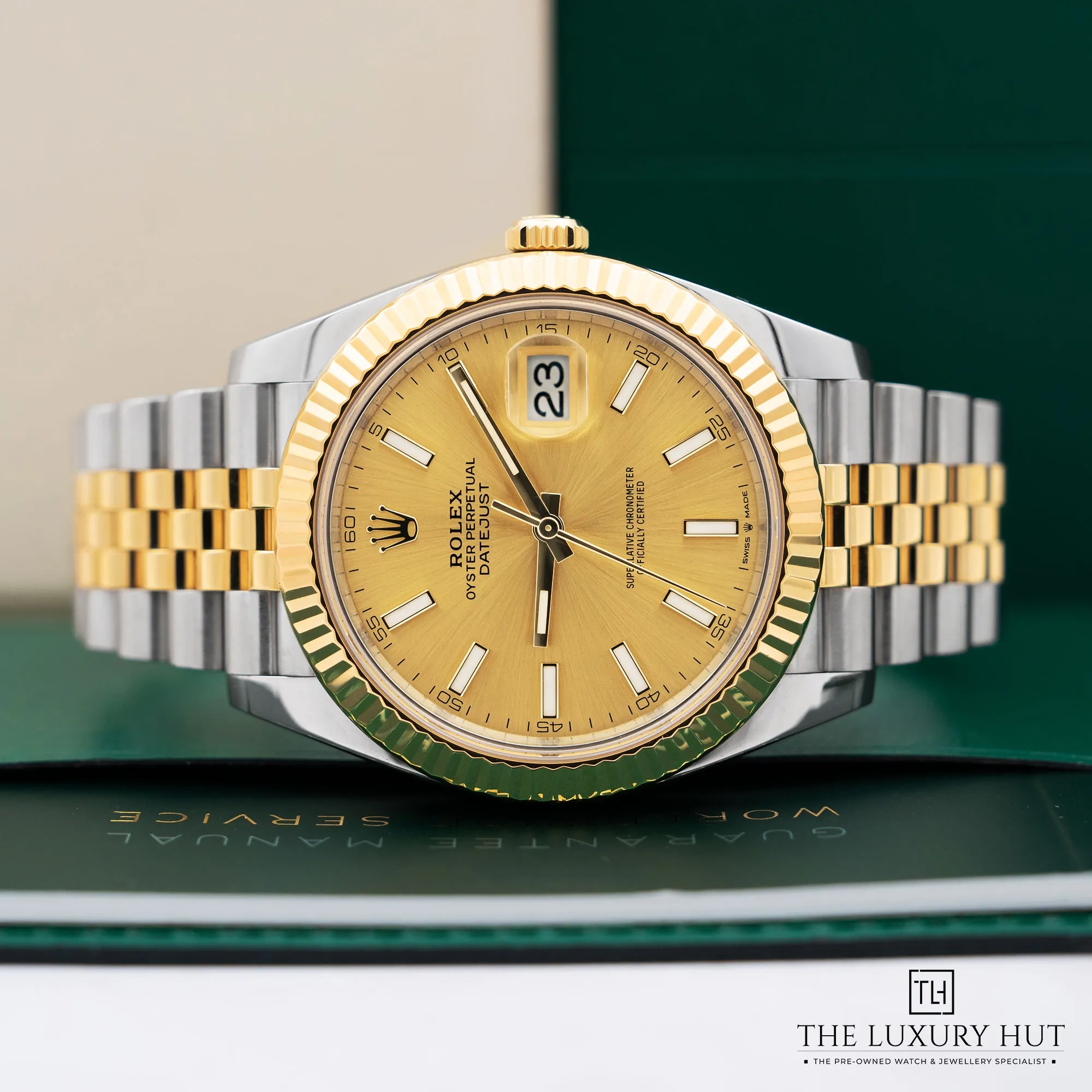 2026/02/f60dcef3-8f83-438d-b15f-46de970ab2f4Rolex_Datejust_41_Steel_Gold_Champagne_Baton_52653-c.jpg.webp