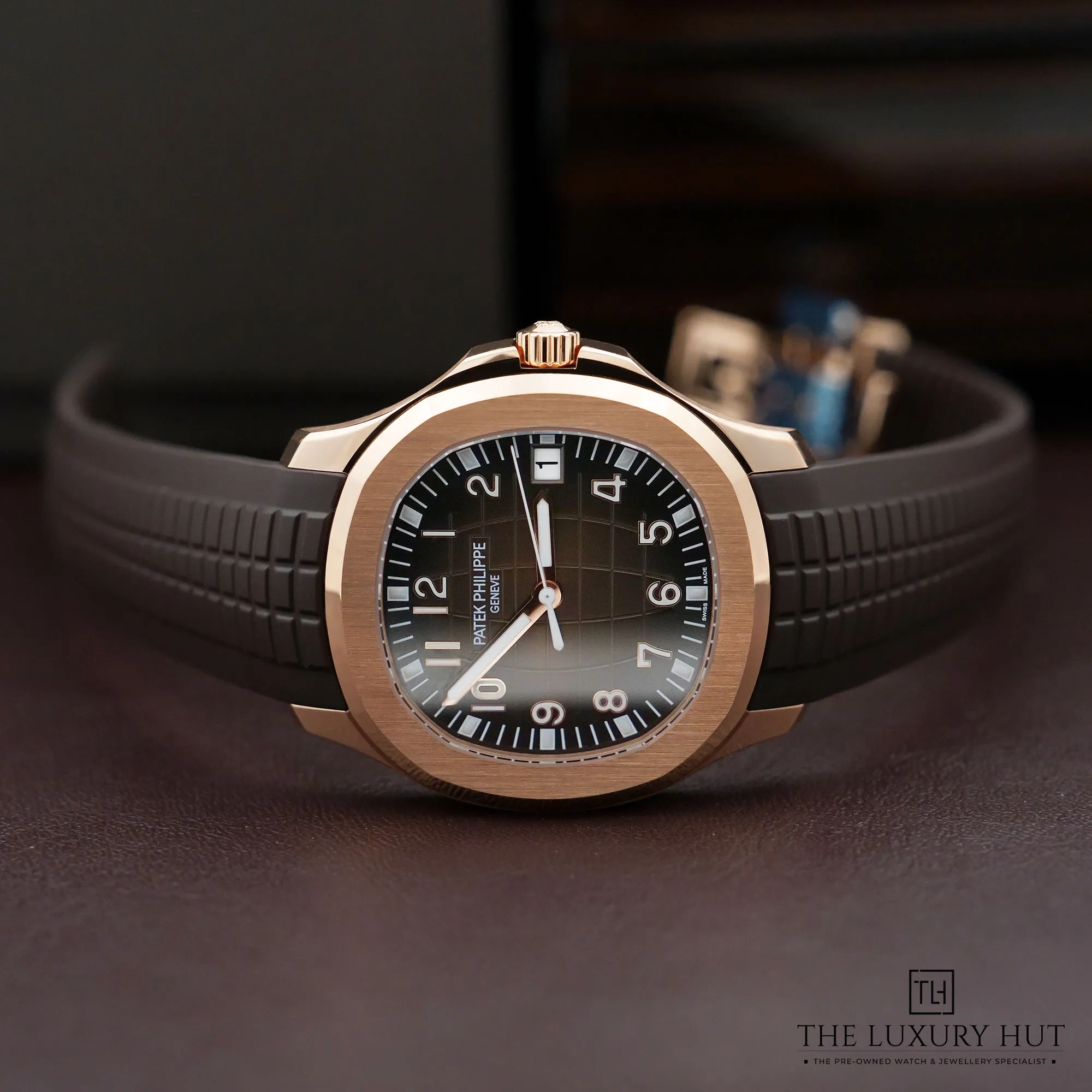 2026/03/0a1eef01-784a-424e-8c62-bac361eb47fcPatek_Philippe_Aquanaut_Rose_Gold_Brown_LB874-b.jpg.webp