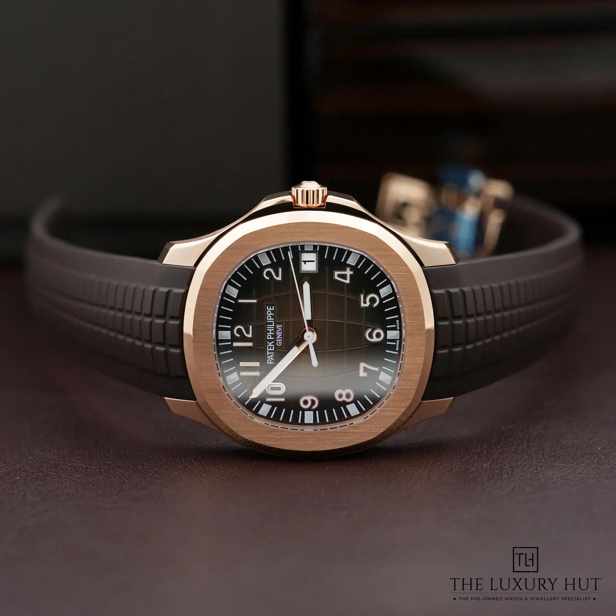 2026/03/0a1eef01-784a-424e-8c62-bac361eb47fcPatek_Philippe_Aquanaut_Rose_Gold_Brown_LB874-b.jpg.webp