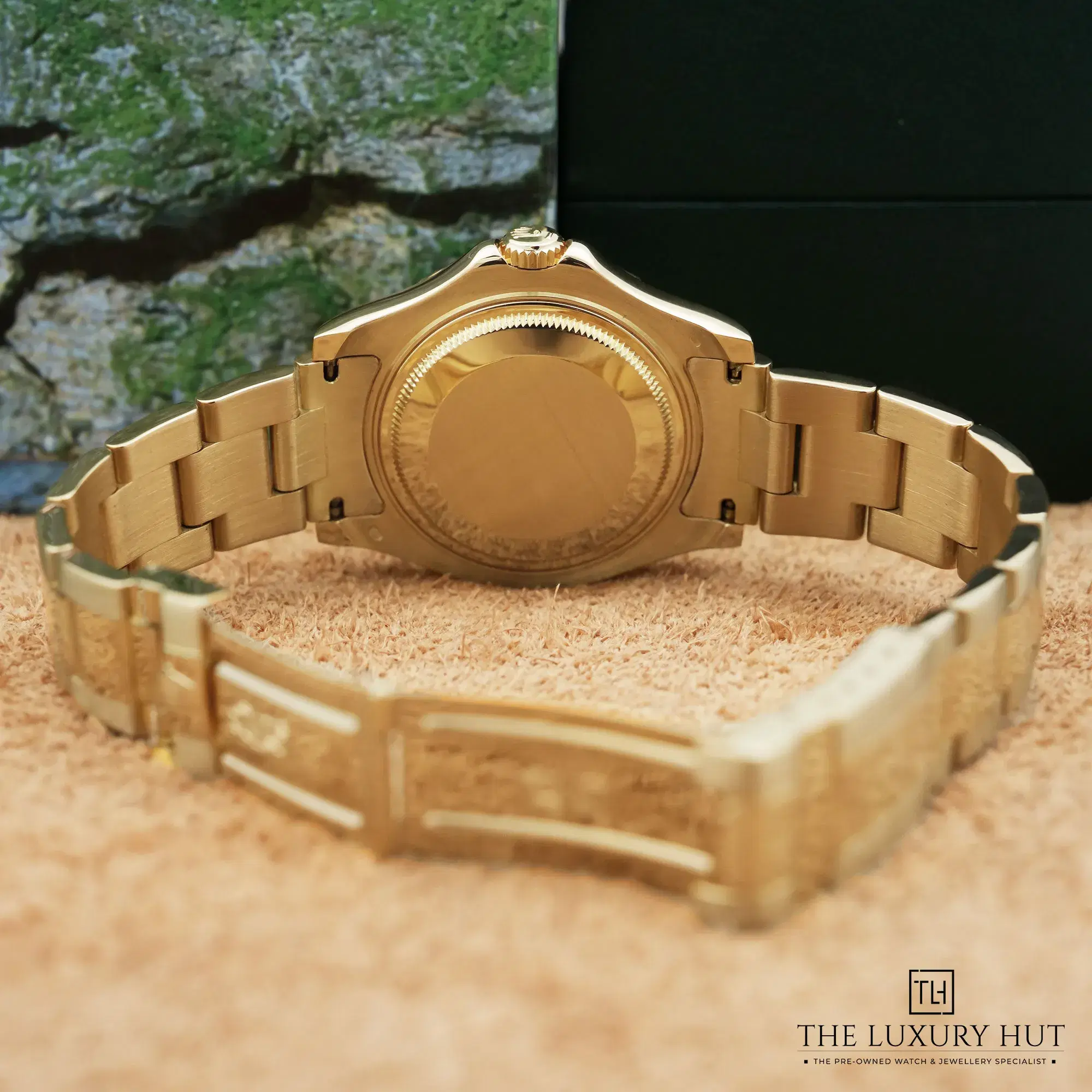 2026/03/0d1854e6-9aa1-4de0-a96a-e0e9e2321dbeRolex_Yacht-Master_18ct_Yellow_Gold_MOP_52718-d.jpg.webp