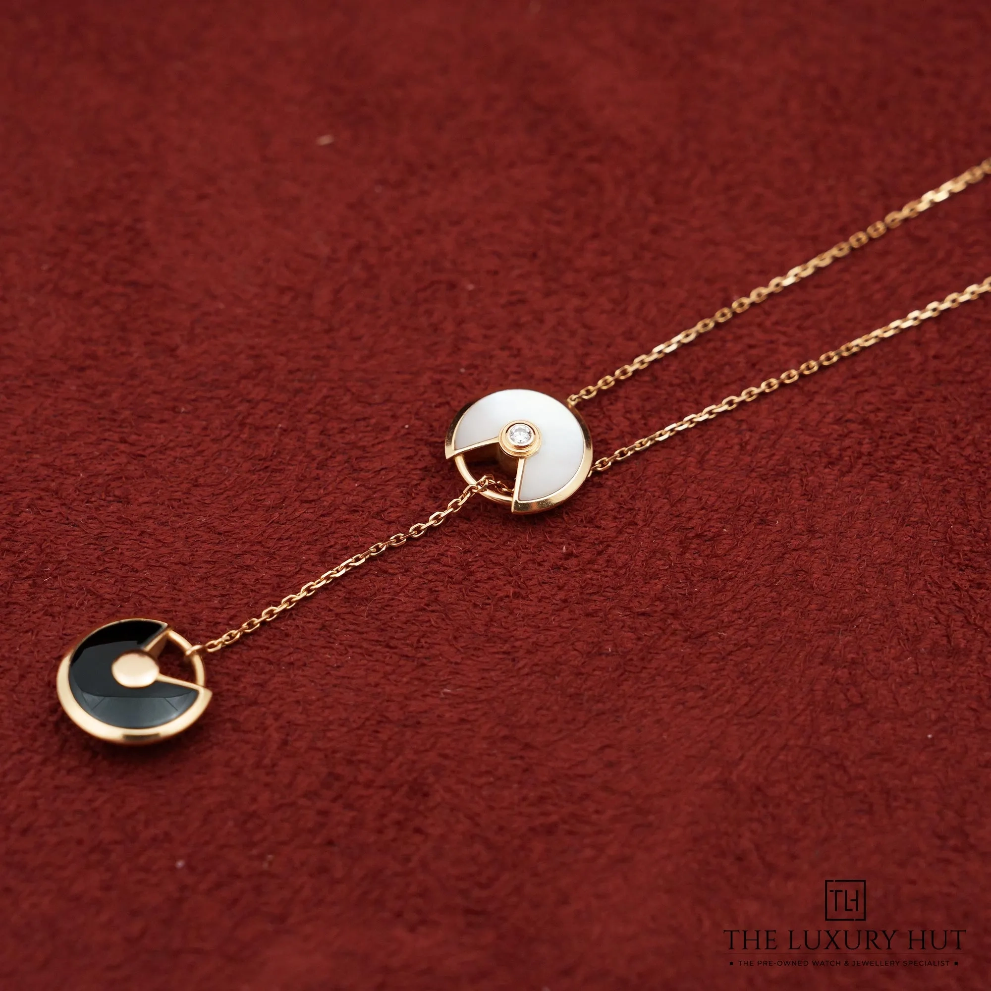 2026/03/1776bbcc-80ac-4d83-9323-de5c78db667aCartier_Amulette_de_CartierNecklace_LB871-c.jpg.webp
